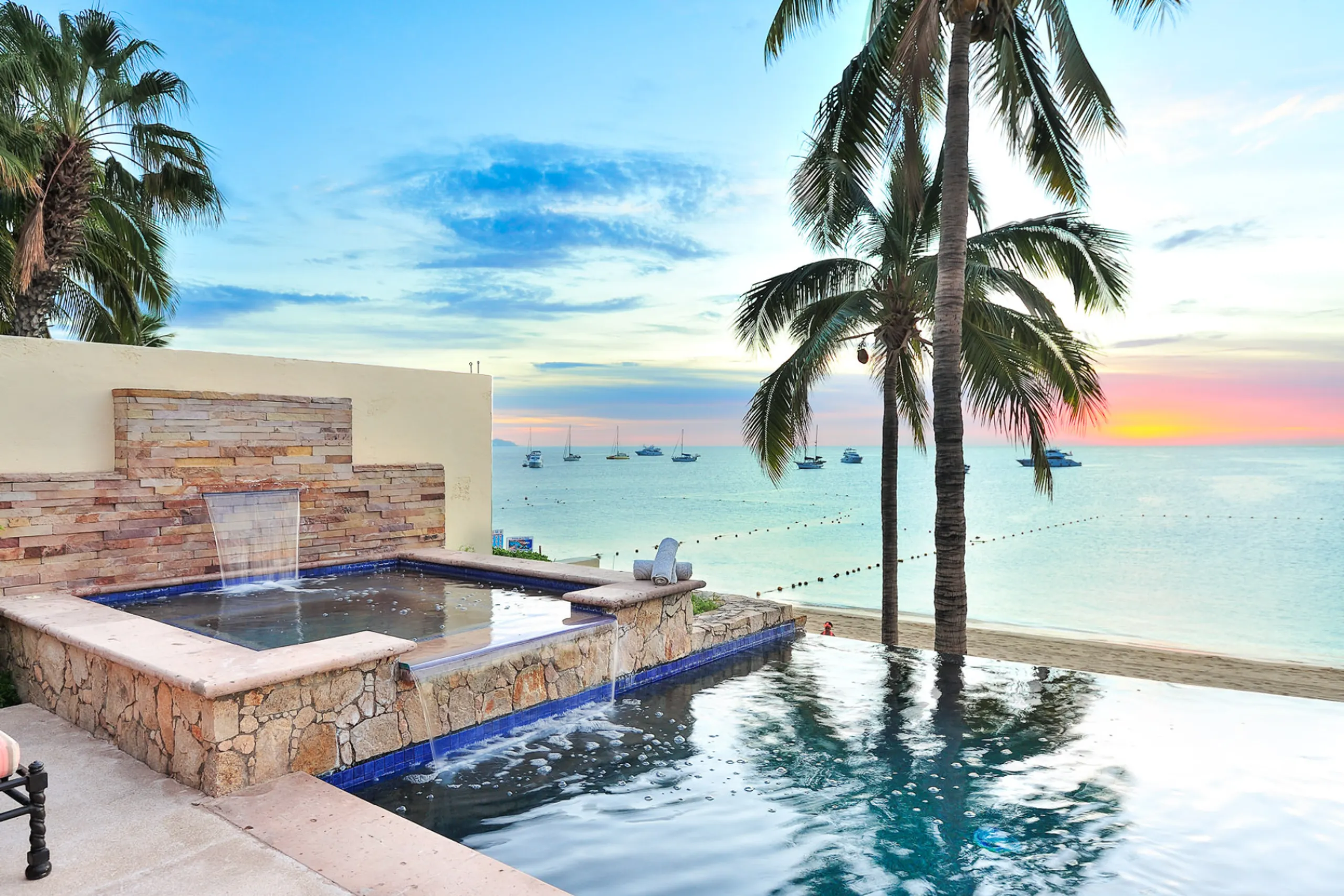 Hacienda Villa with Panoramic Ocean View and Resort Pool — photograph 4