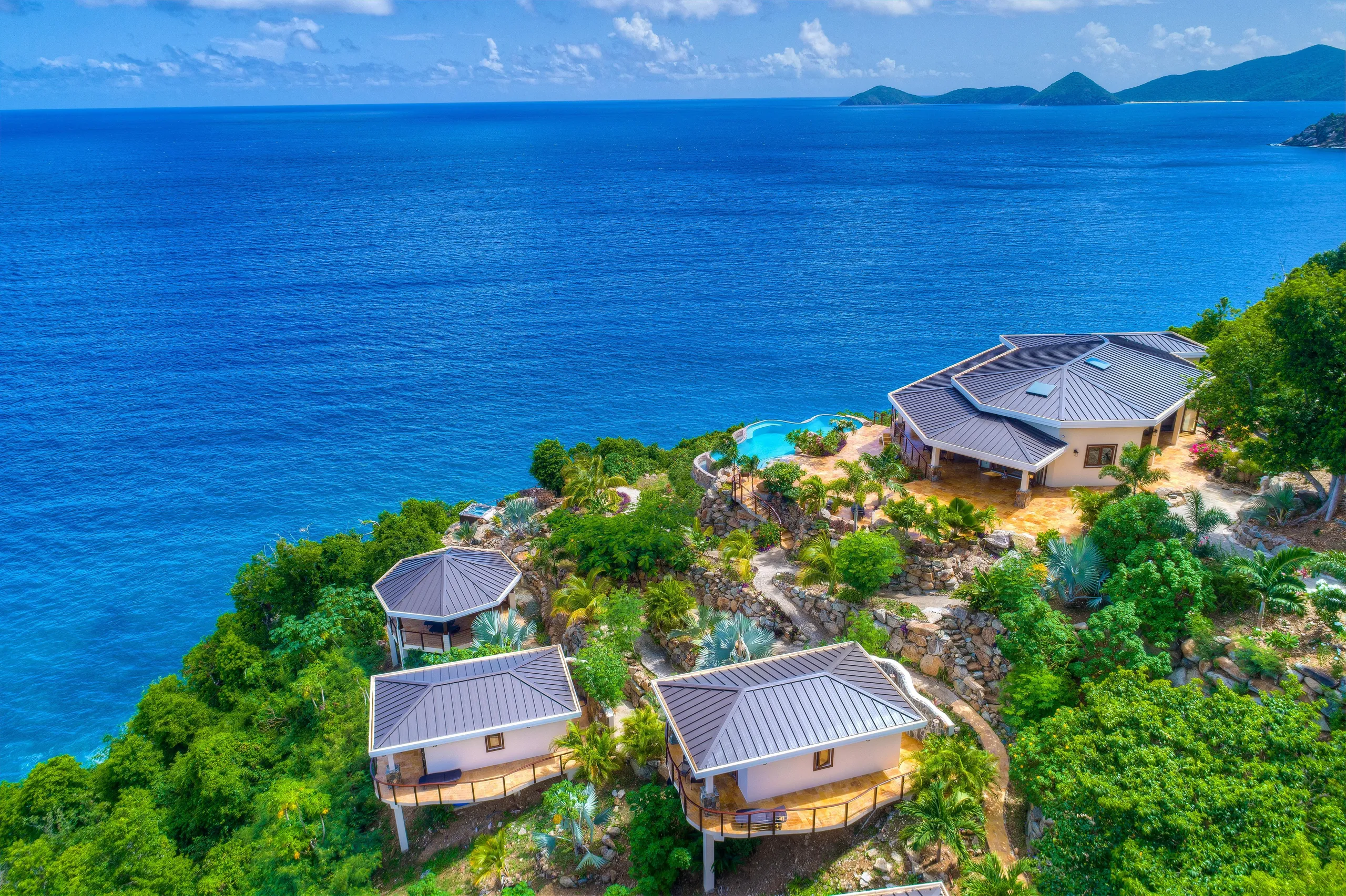 Hillside Tortola Island Villa with Private Pool and Panoramic Ocean Views — photograph 6