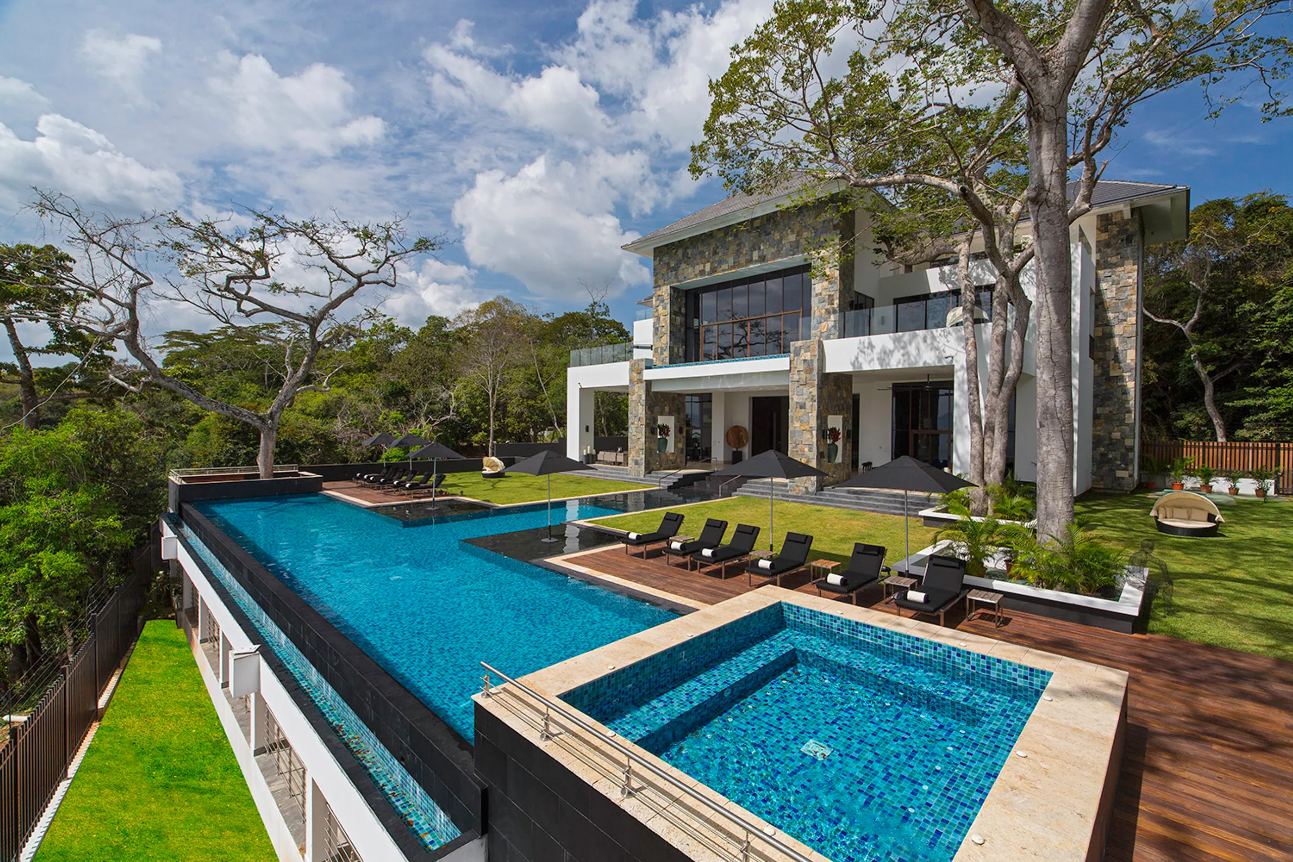 Oceanfront Balinese-Inspired Villa with Private Pool, Beach Access, and Unmatched Views, Panama