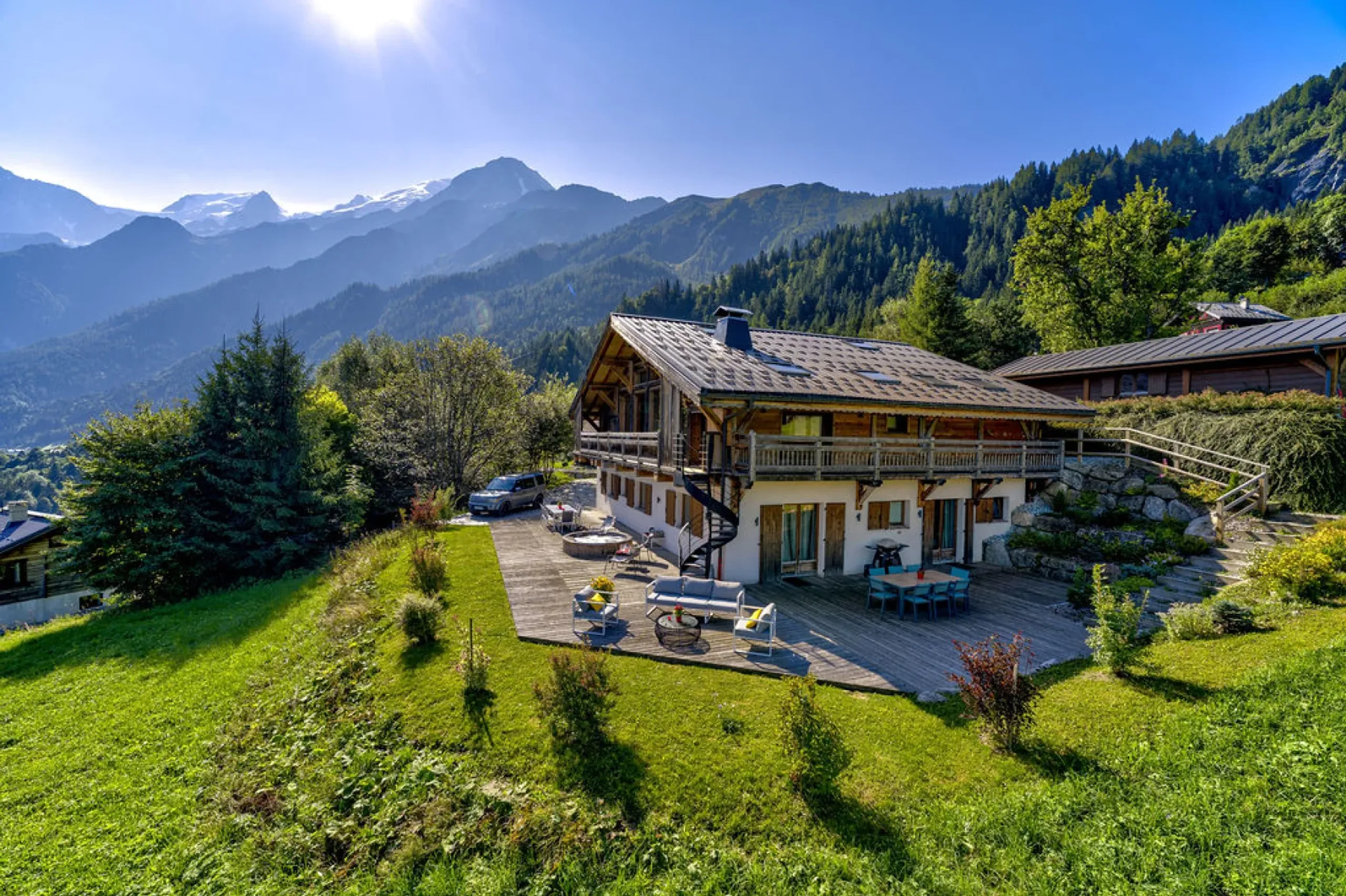 Historic Ski-In/Ski-Out Farmhouse with Spa, Jacuzzi, and Panoramic Mont Blanc Views — photograph 5