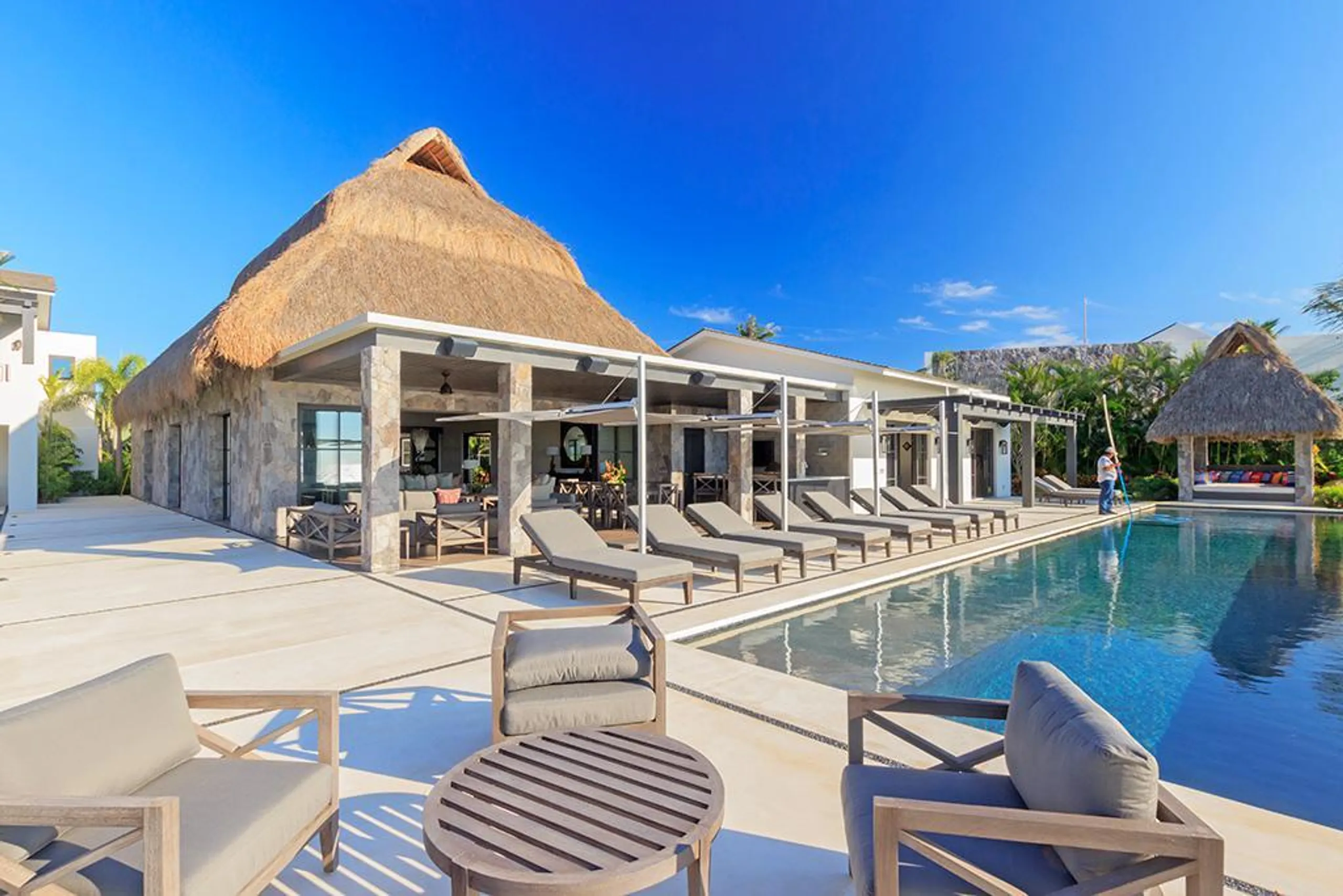 La Punta Beach Front Luxury Estate with Infinity Pool and Panoramic Ocean Views — photograph 4