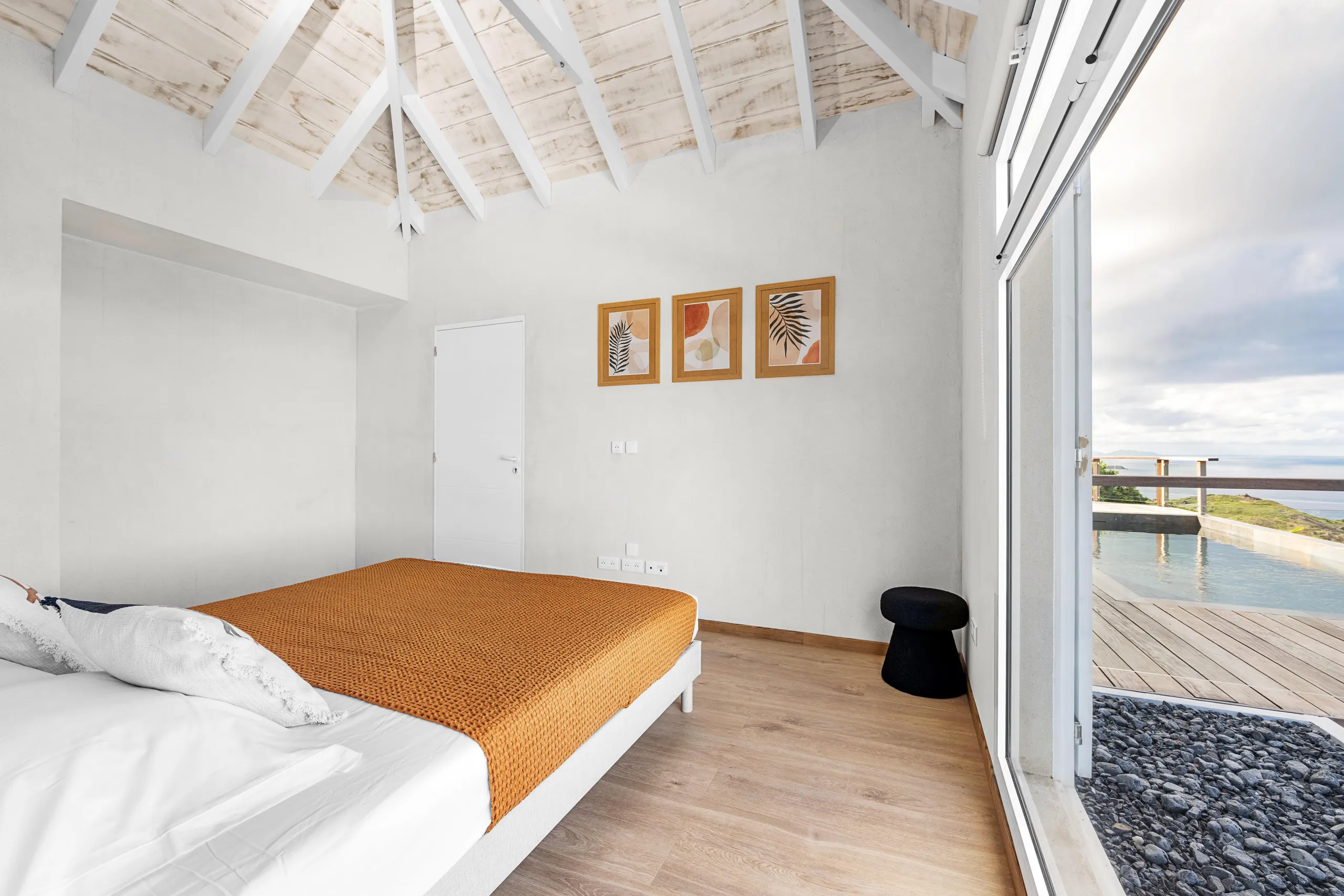 Exquisite Flamands Villa with Rejuvenating Pool and Ocean Views — photograph 8