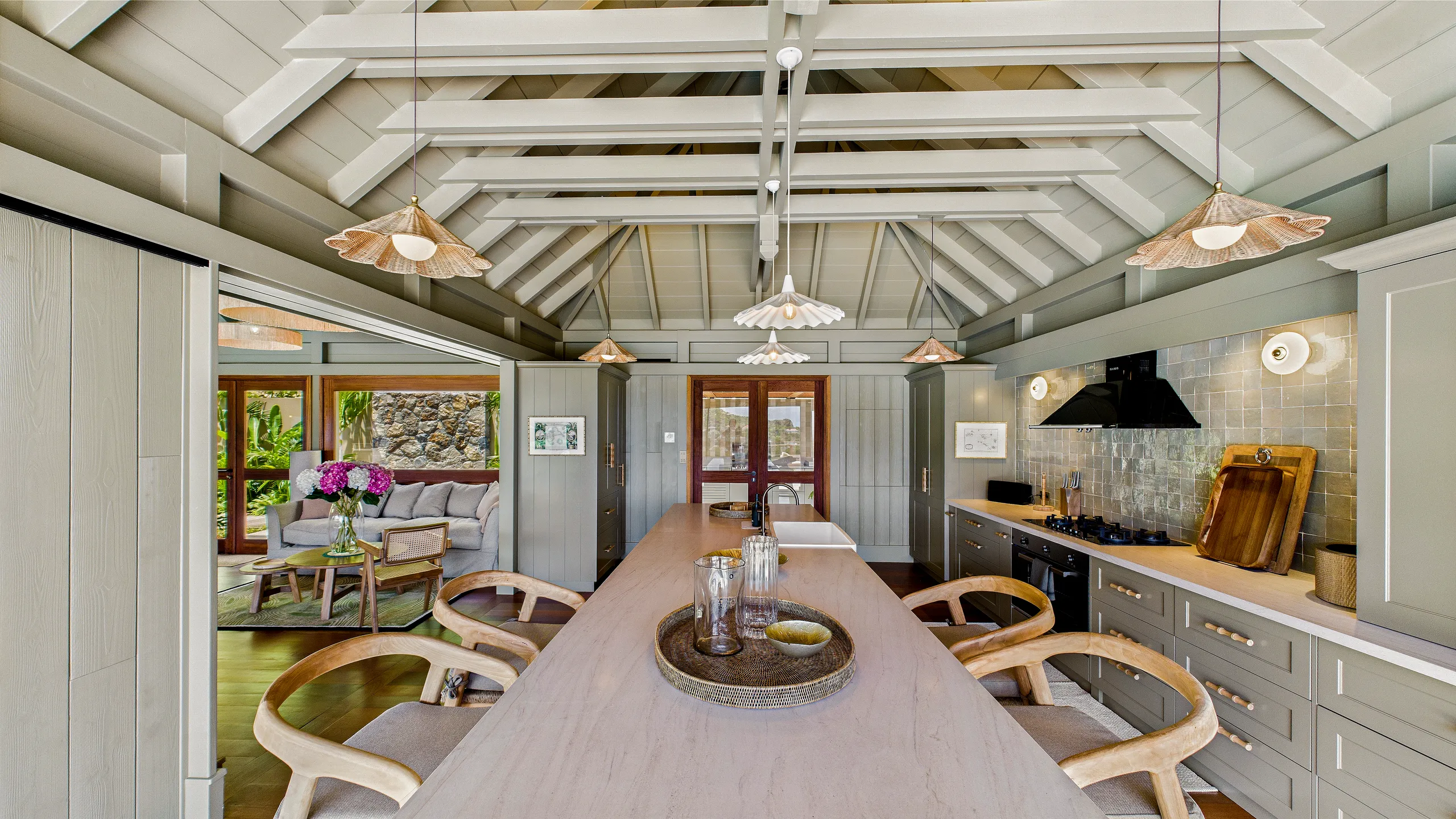 Chic St. Jean Villa with Heated Pool, Overlooking St. Jean — photograph 8