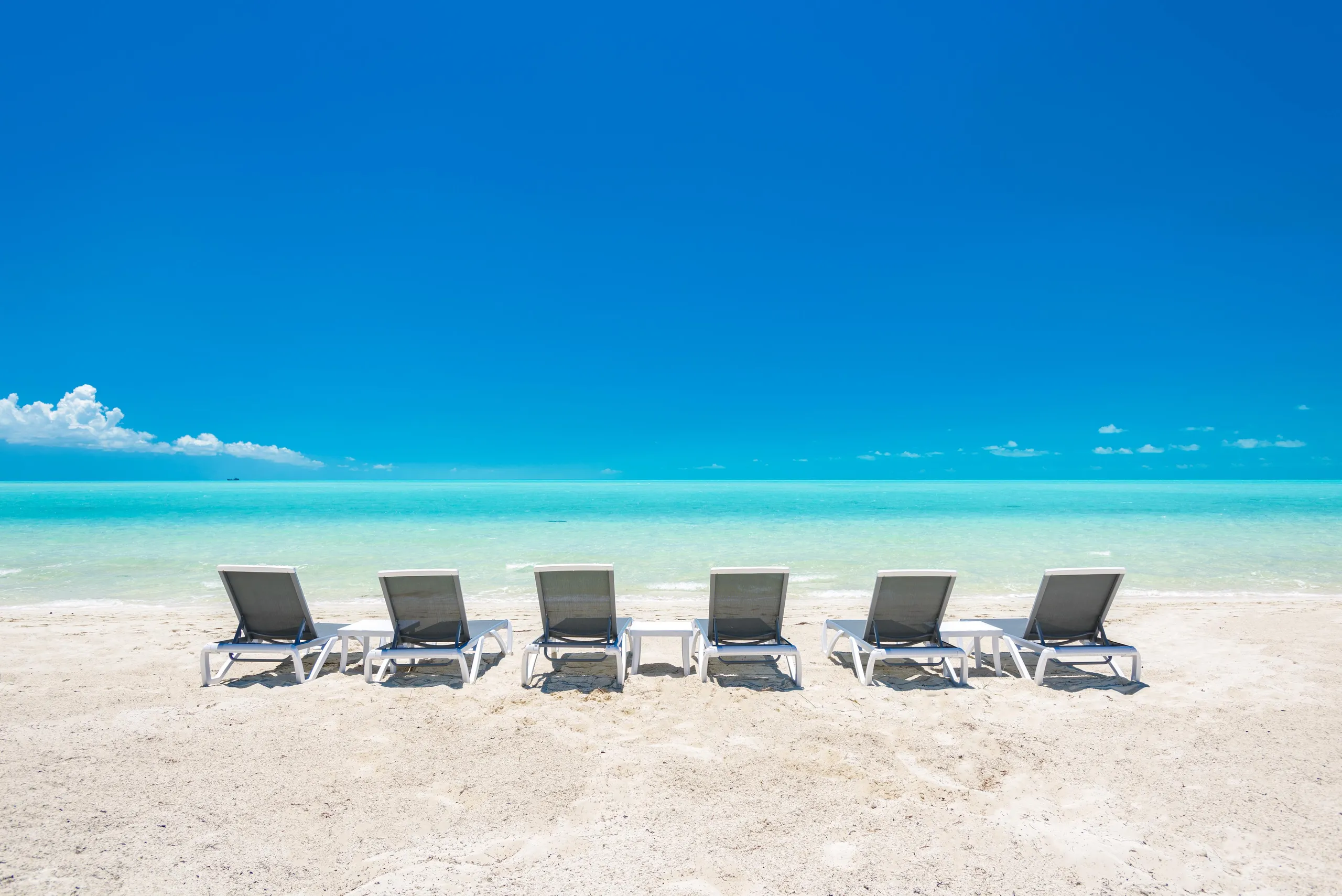 Turks & Caicos Island Top-of-the-line Luxury Villa with Long Bay Beach View — photograph 2