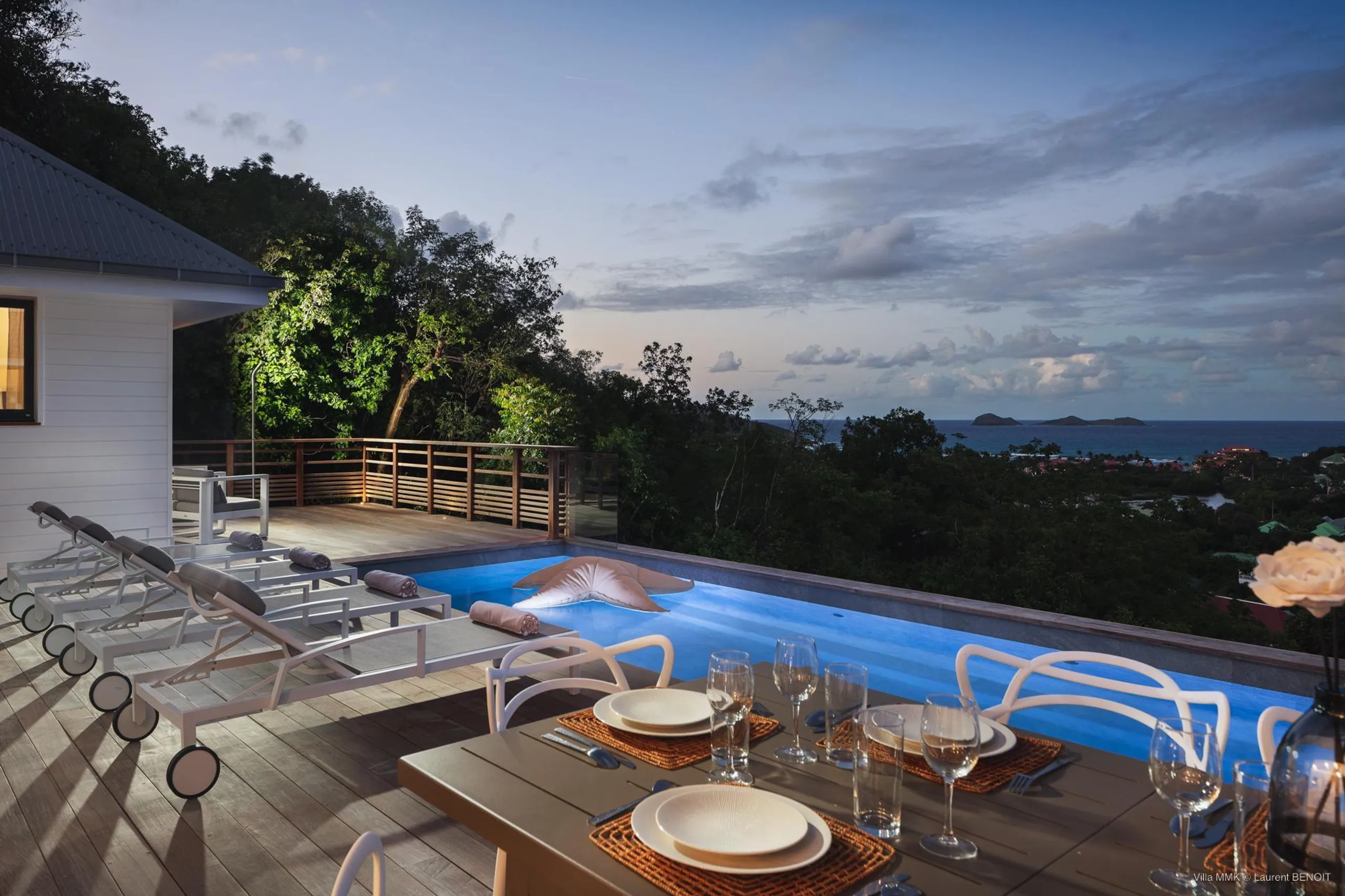 Flawless Seaview Villa with Private Pool and Bar Lounge, Lurin