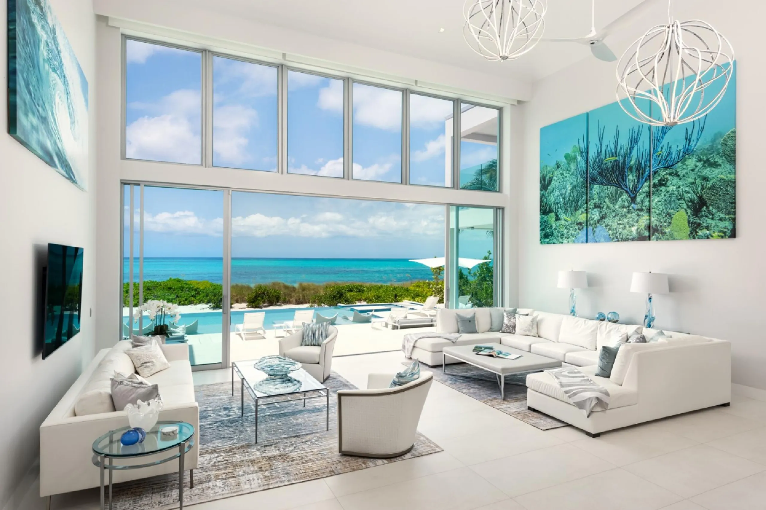 Ultra Modern Grand Architectural Estate with Ocean Views and Infinity Pool — photograph 10