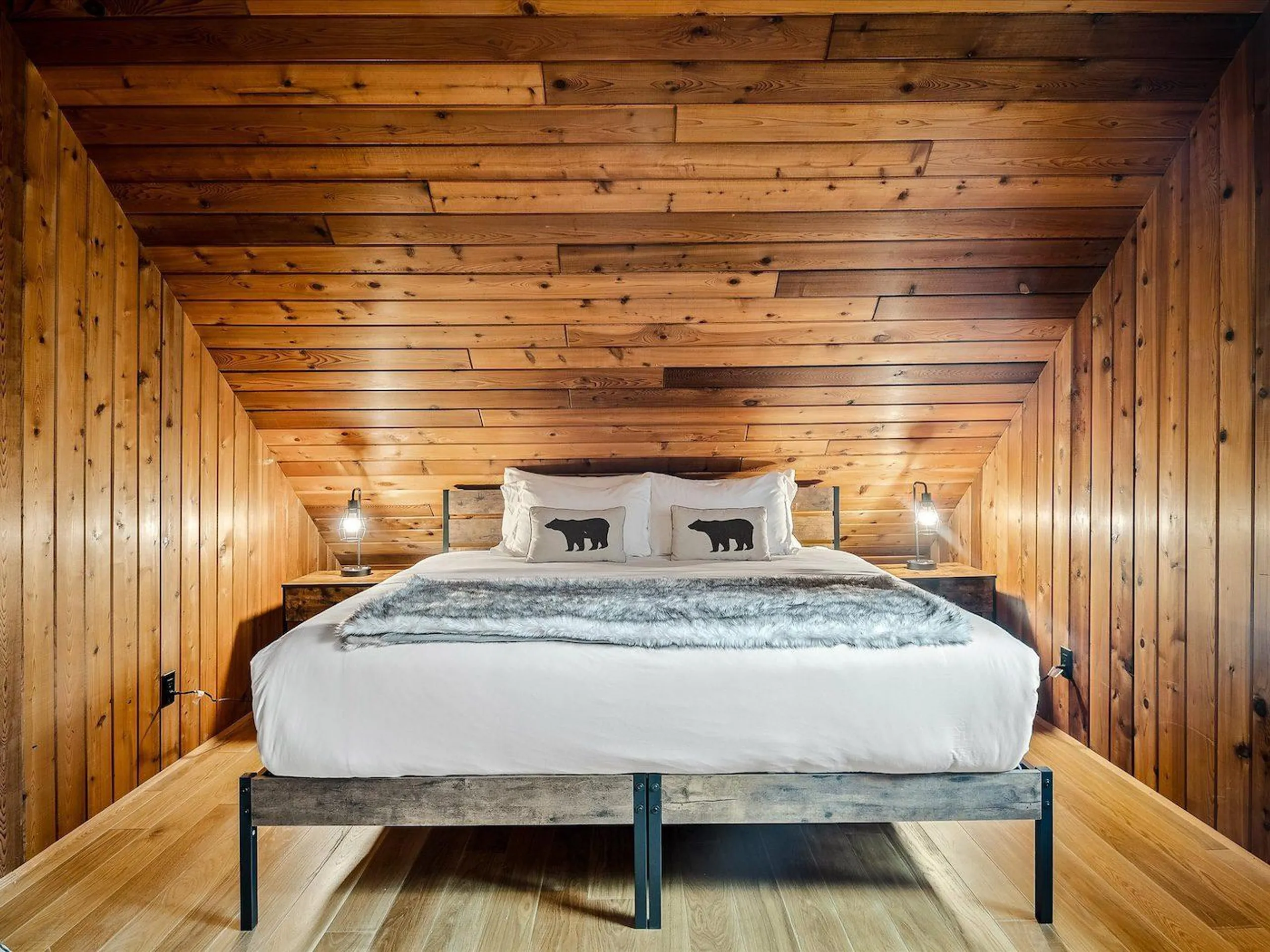 Splendid Haven with Panoramic Mountain Views and Luxurious Amenities — photograph 7