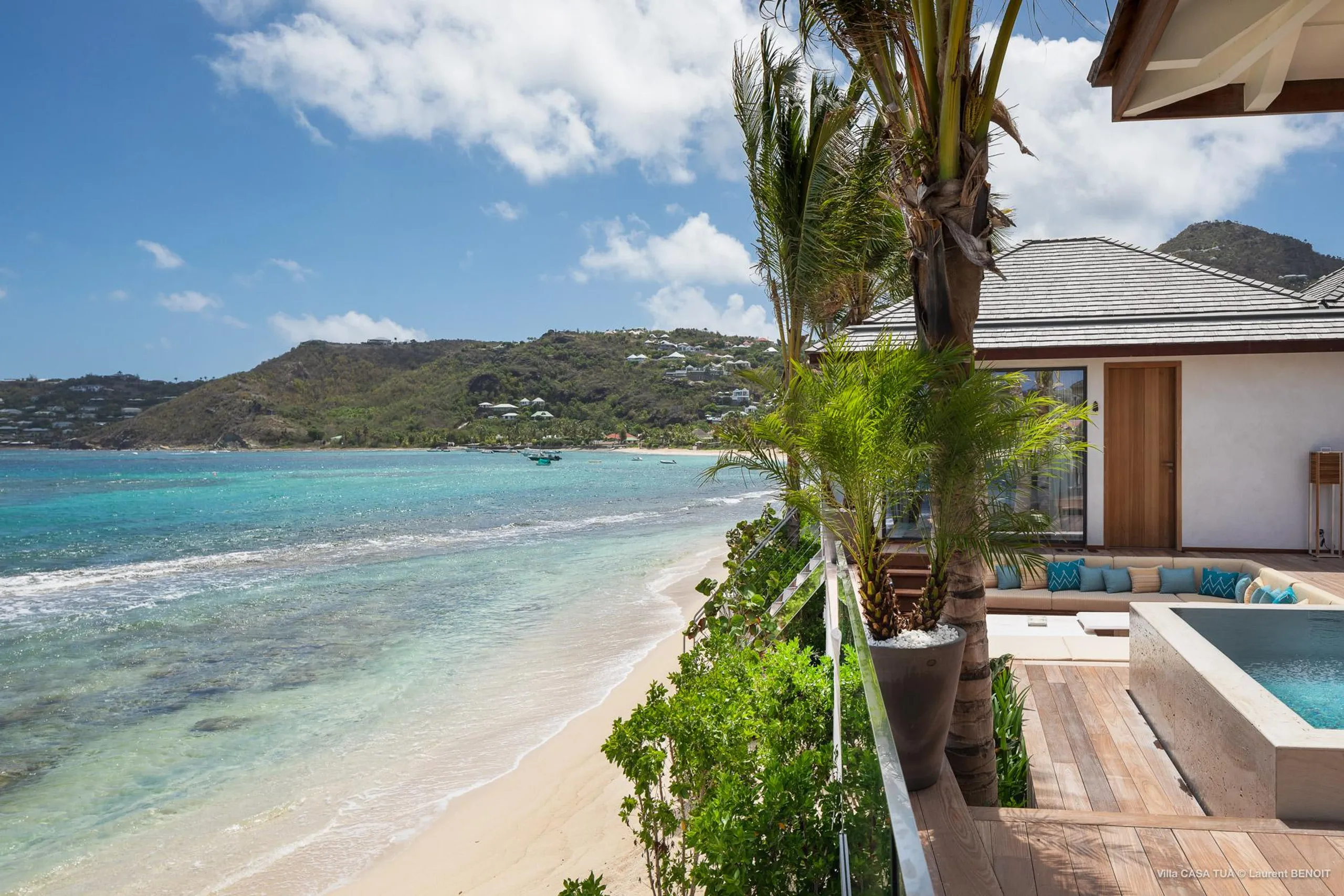 Rare St. Barth Beachfront Villa with Pool & Direct Ocean Access — photograph 5