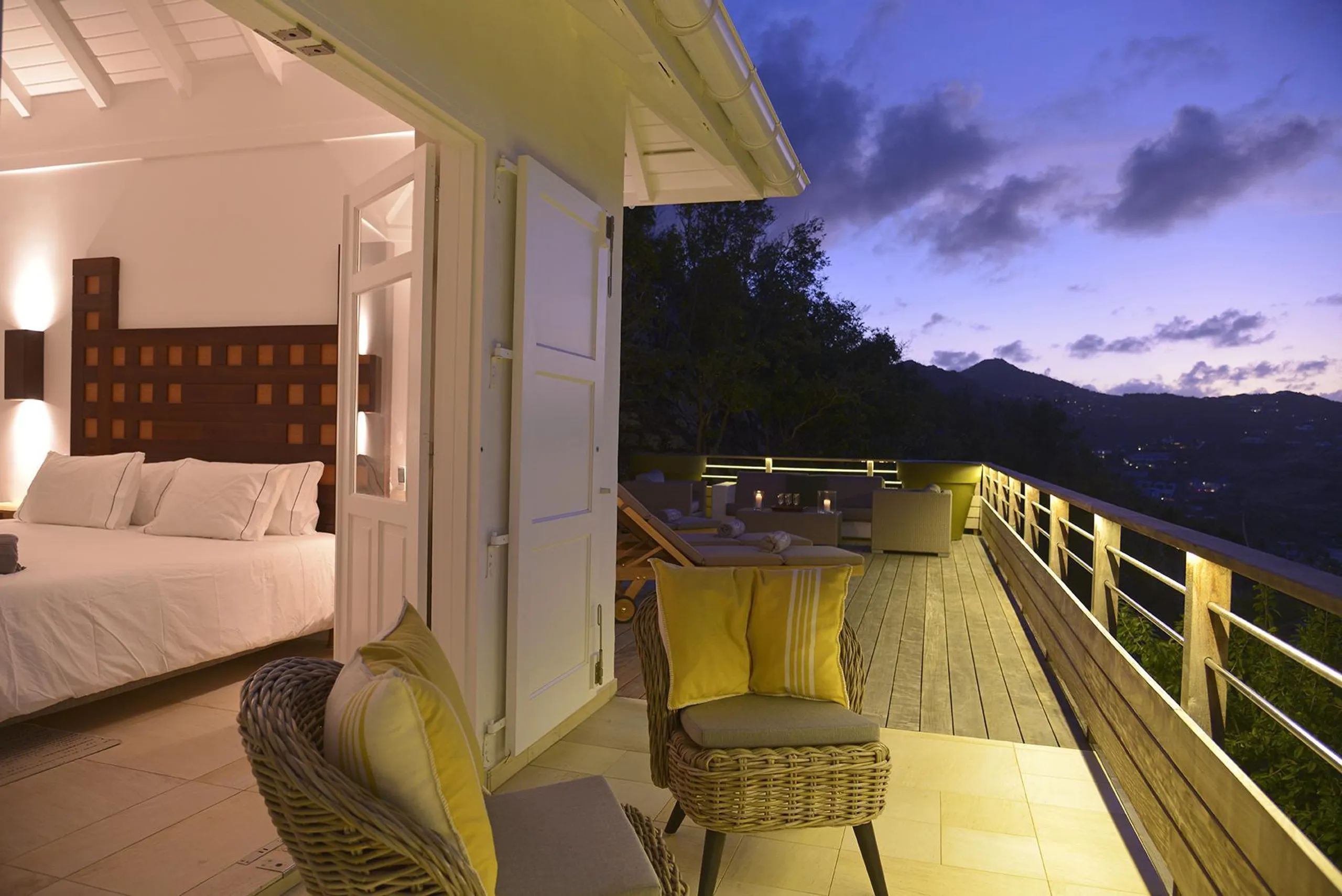 Posh Tropical Villa with Private Pool and Ocean Views — photograph 7