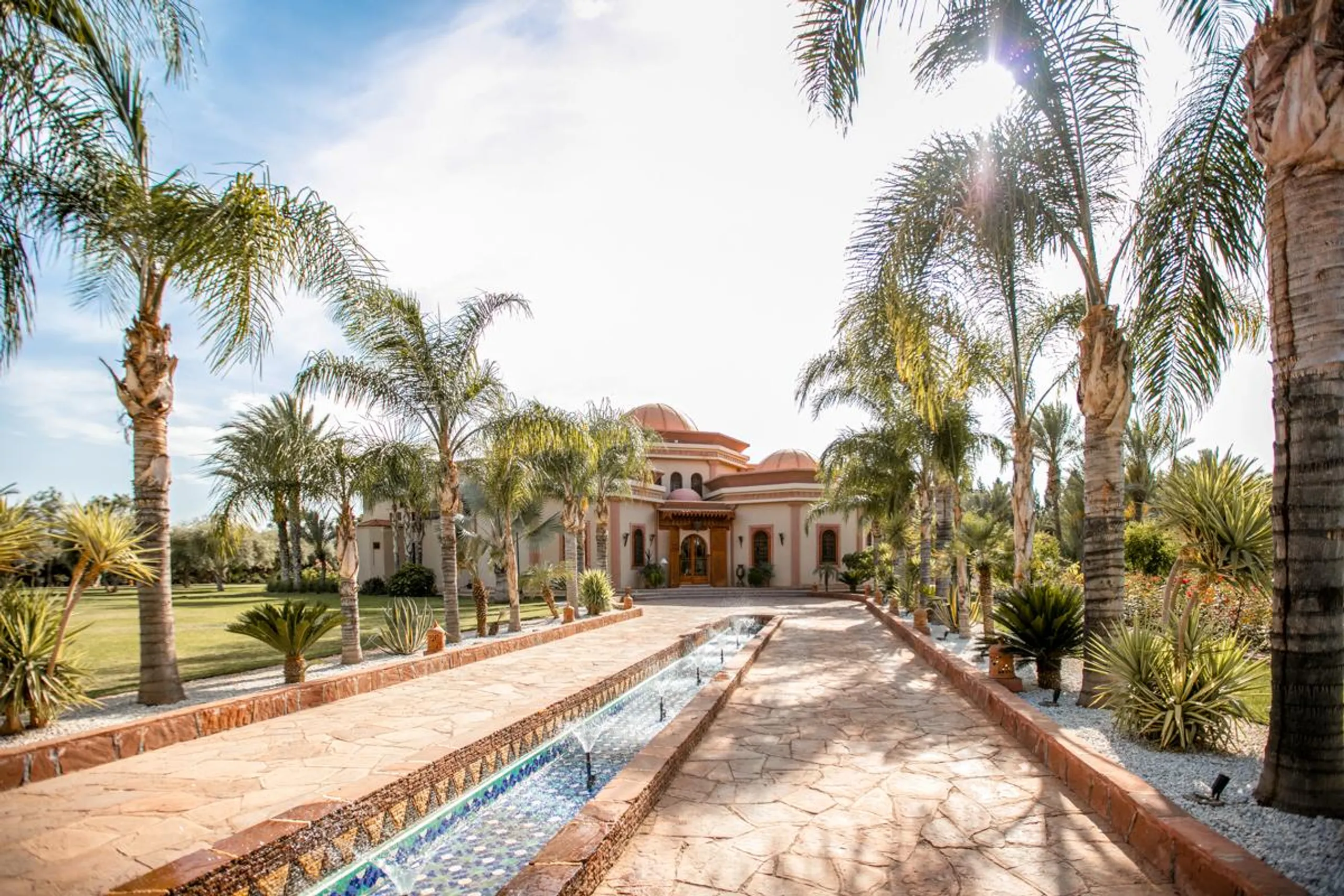 Grandiose Moroccan Villa with Private Pool and Terraces — photograph 4