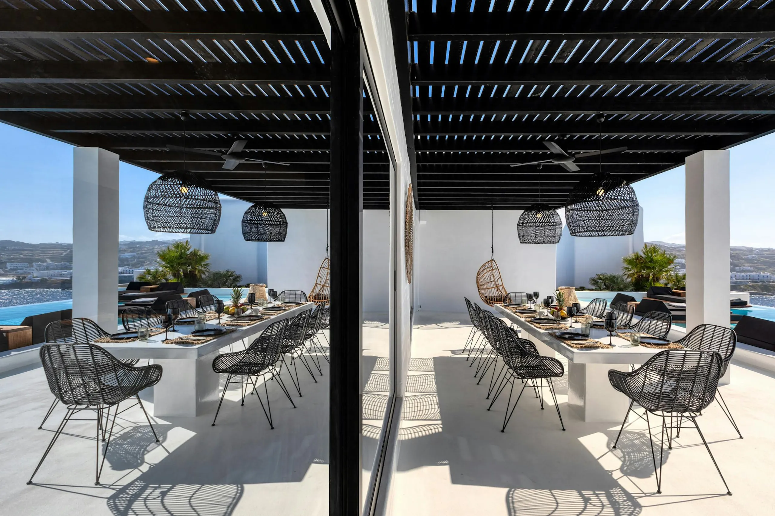 Tranquil Mykonos Estate with Infinity Pool, Jacuzzi, and Ocean Views — photograph 4