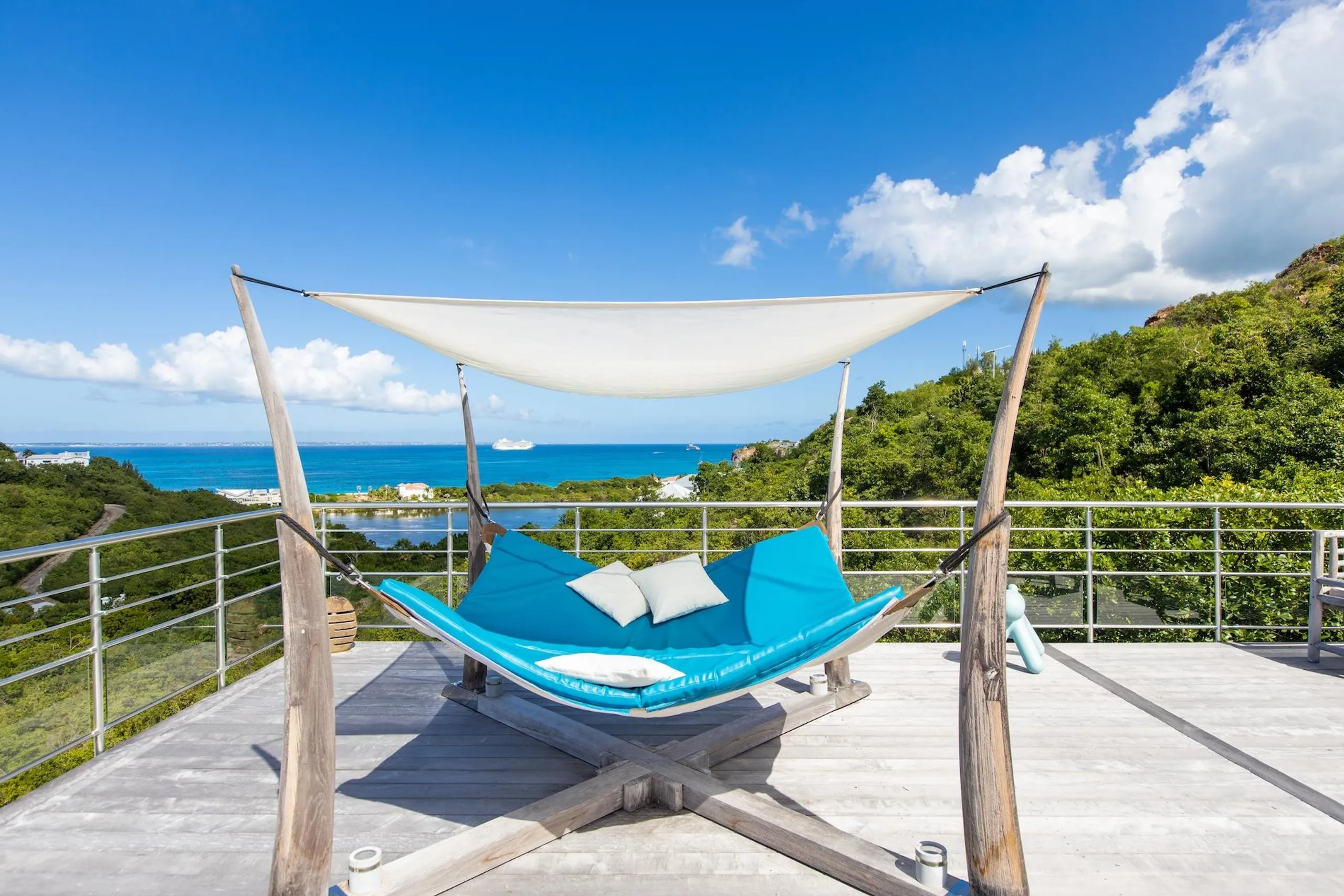 St Martin Modern Sun Villa with Heated Pool and Panoramic Views — photograph 5