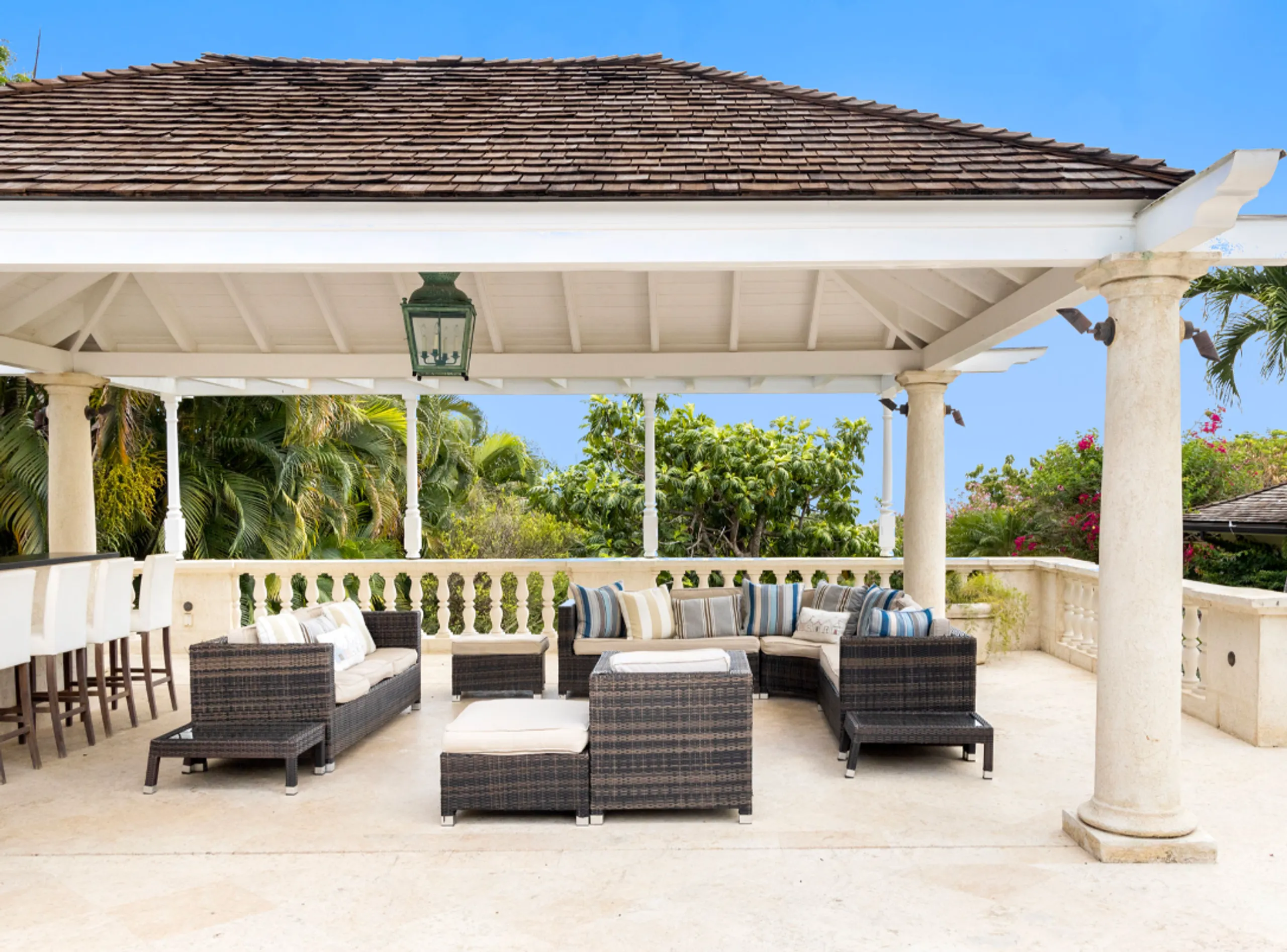 Oasis Luxe Villa with Private Pool and Breathtaking Ocean Views — photograph 10
