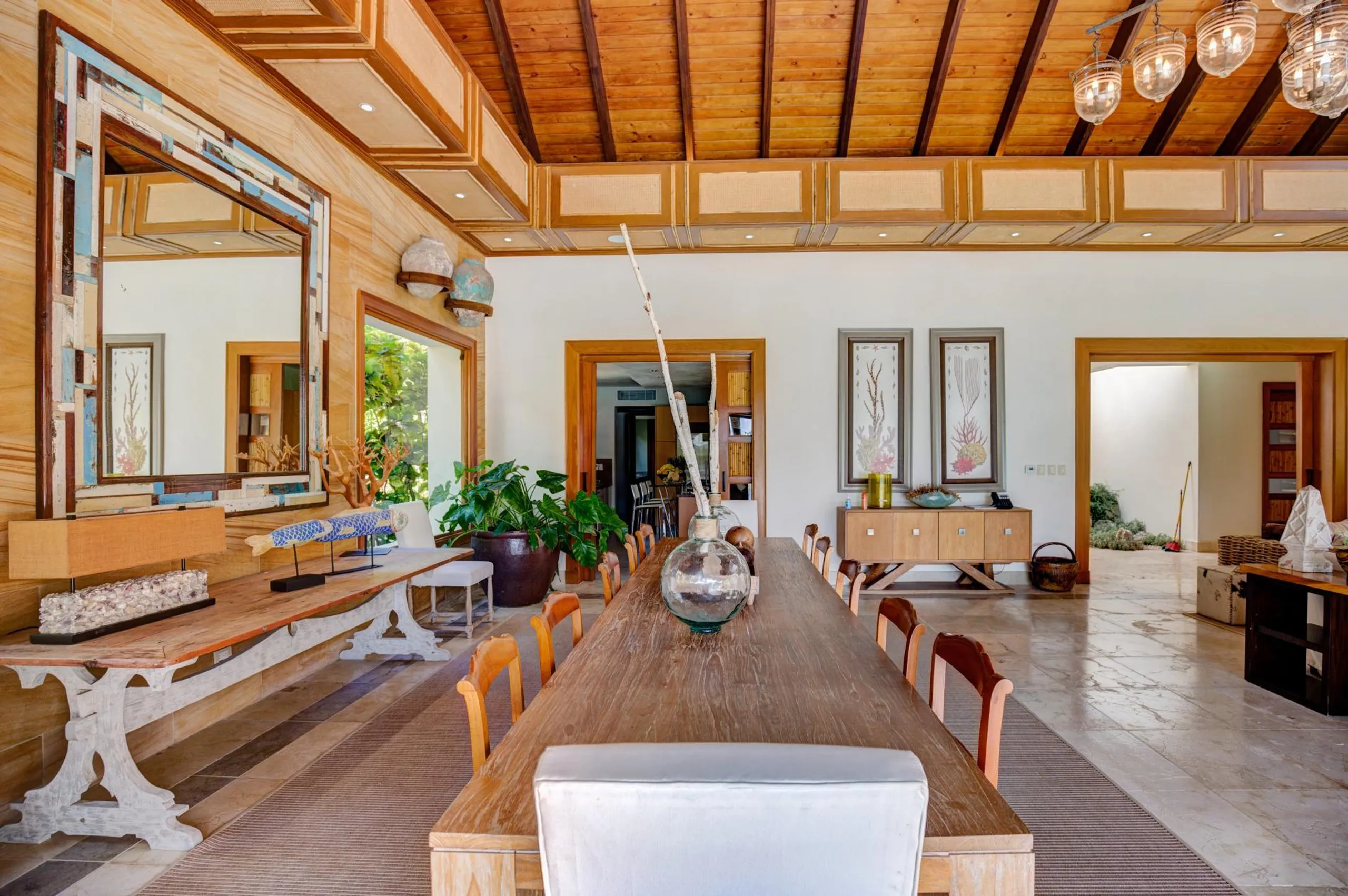 Alluring Four Bedroom Tropical Designed Villa with Private Pool and Greenery — photograph 7
