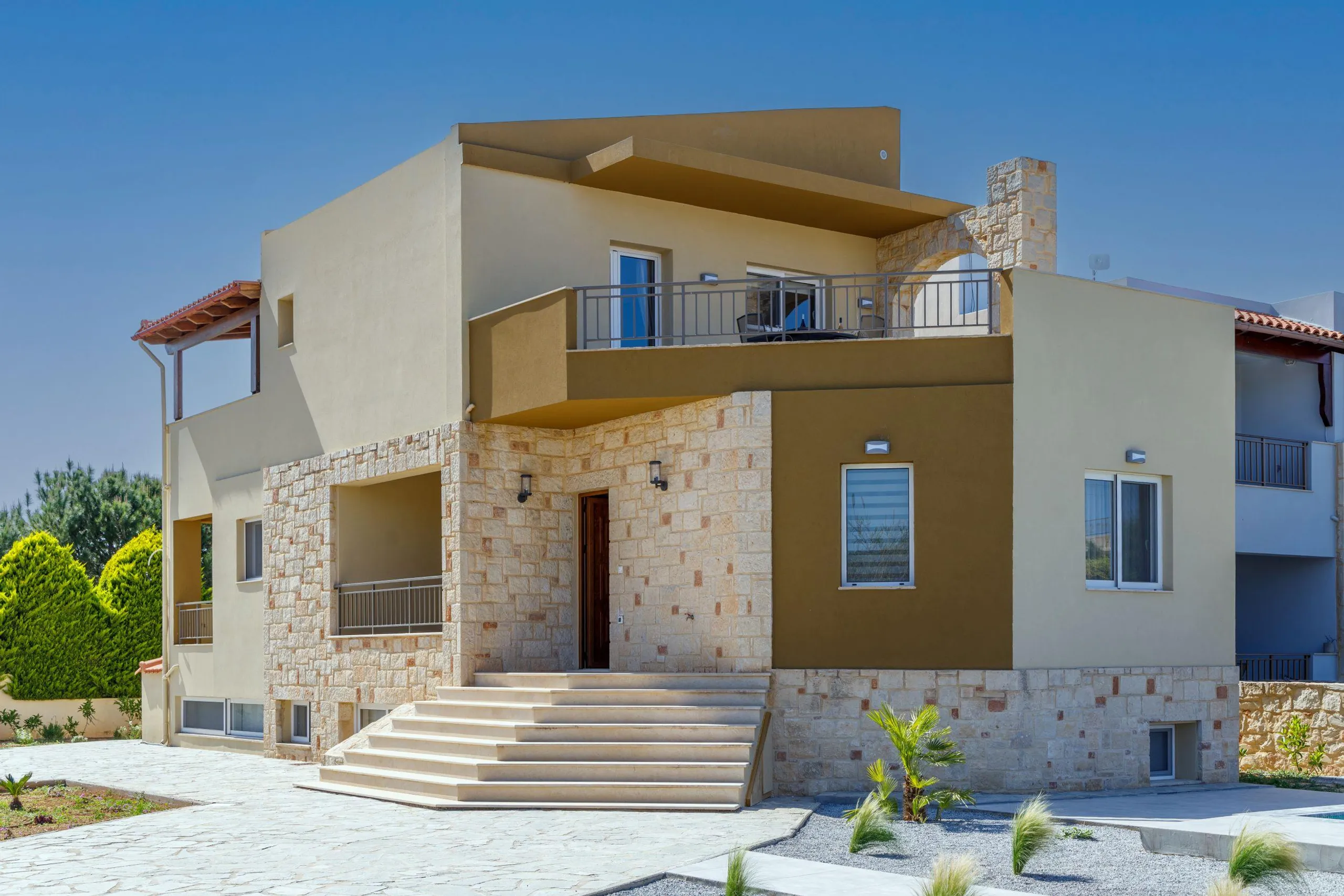 Richly Textured Pelekita Estate with Private Pool and Gazebo — photograph 3
