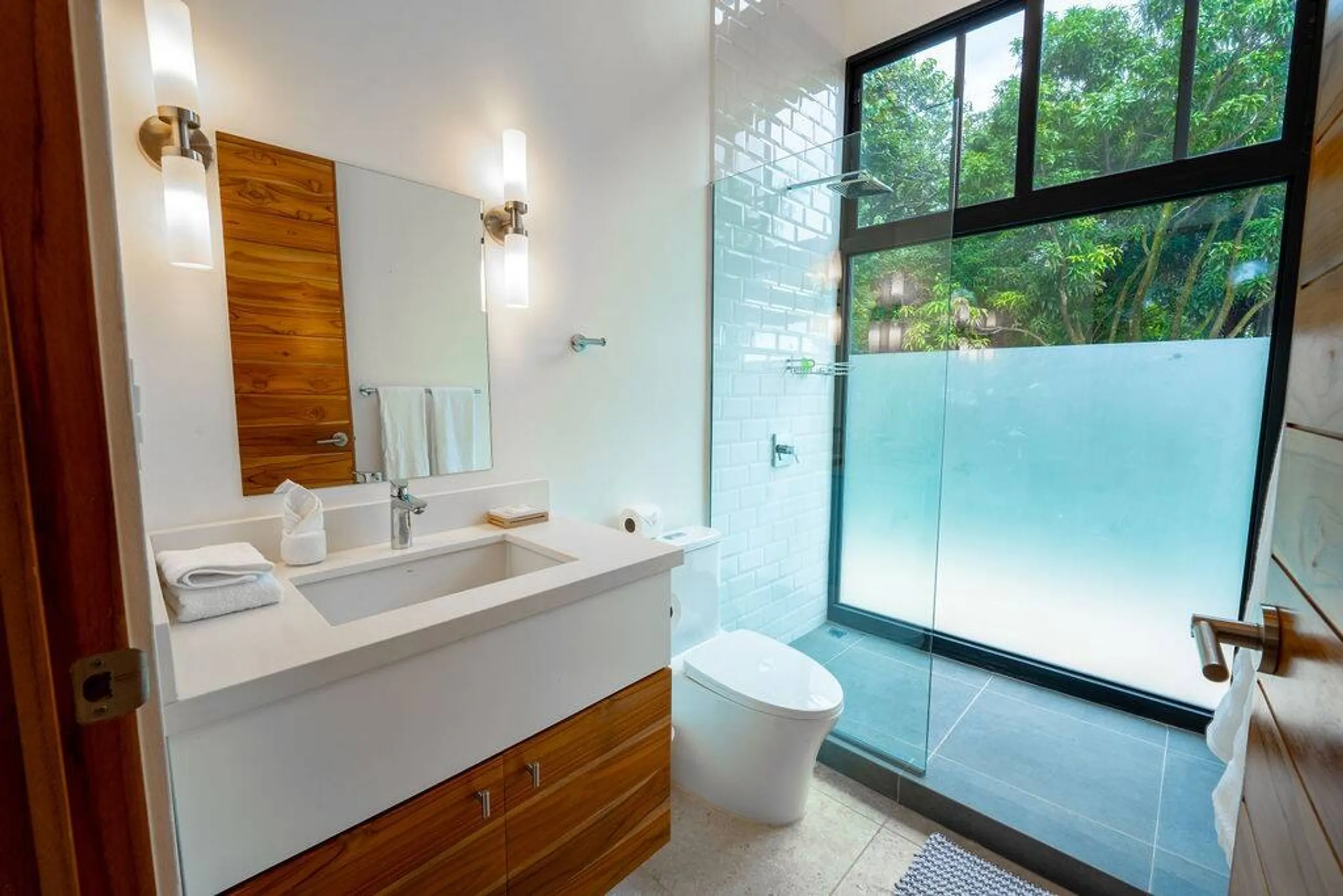Breathtaking Las Huacas Villa with Ocean Views — photograph 7