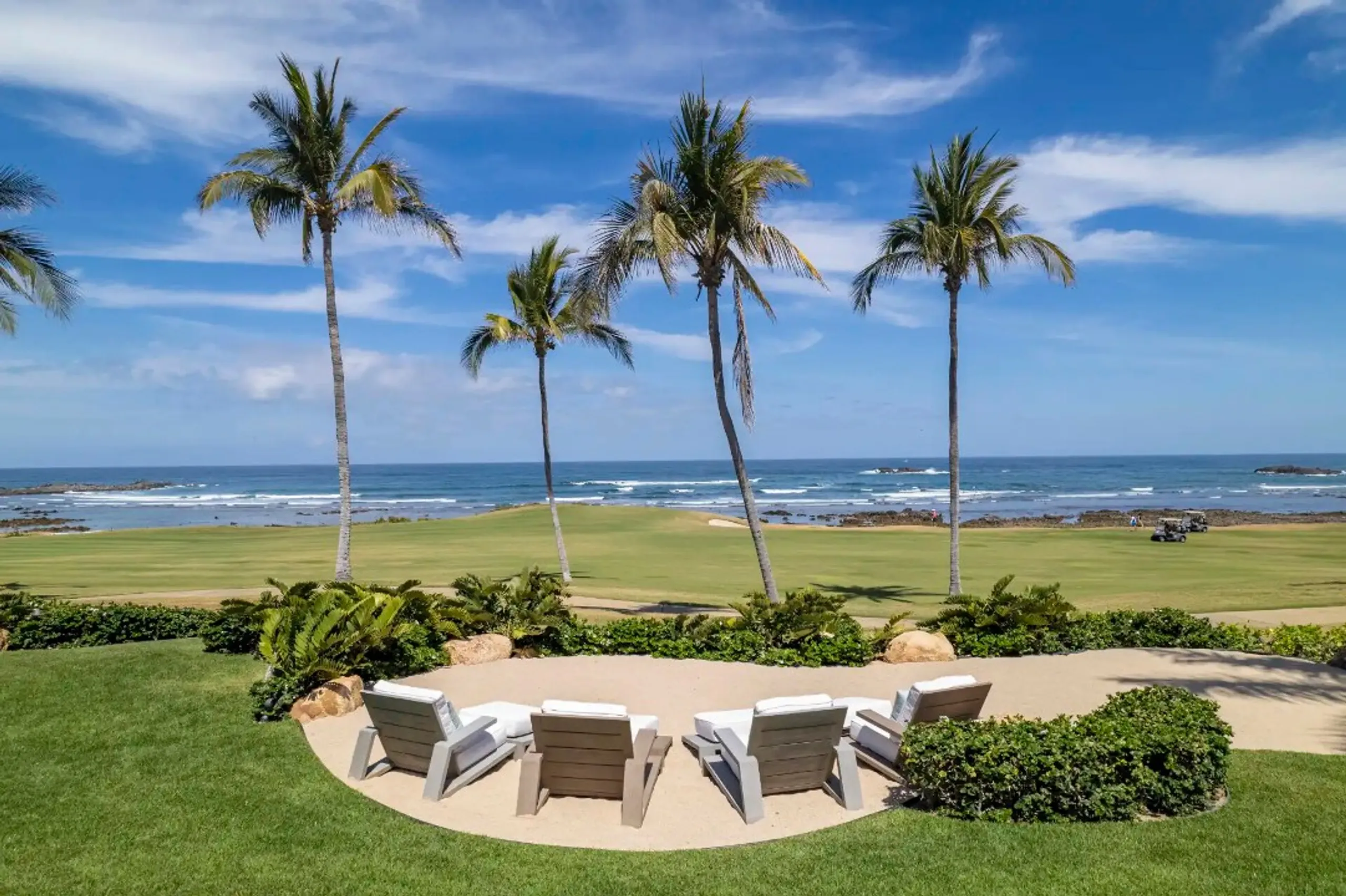 Alluring Punta Mita Villa with Infinity Pool, Ocean & Golf Views — photograph 9