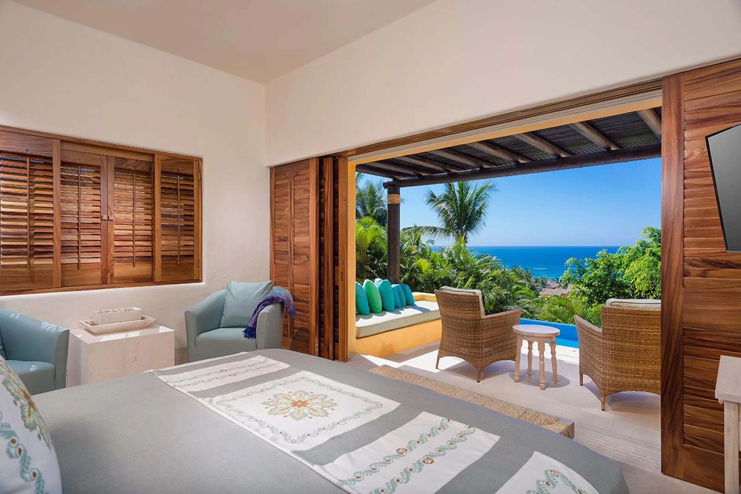 Charming Traditional Punta Mita Luxury Villa with Infinity Pool and Ocean Views — photograph 5