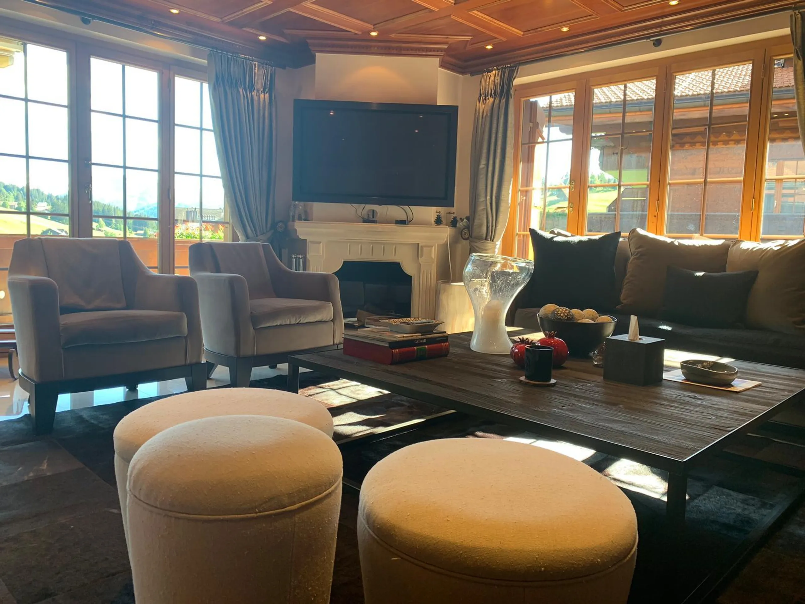 Deluxe Luxury Chalet in Saanen with Stunning Views — photograph 11