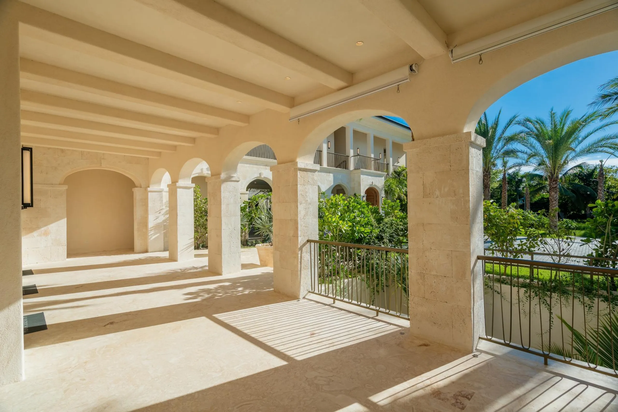 Stately Punta Cana Villa with Invigorating Pool, Spa, and Fitness Room — photograph 9