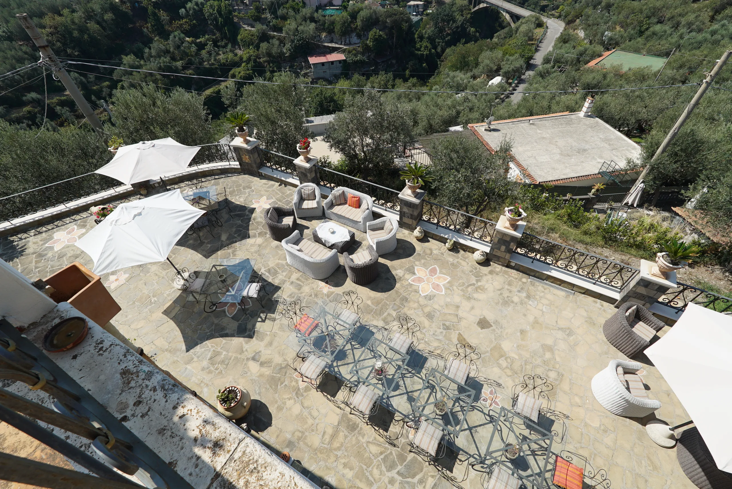 Princely 19th-Century Estate with Breathtaking Capri Views and Event-Ready Gardens — photograph 6