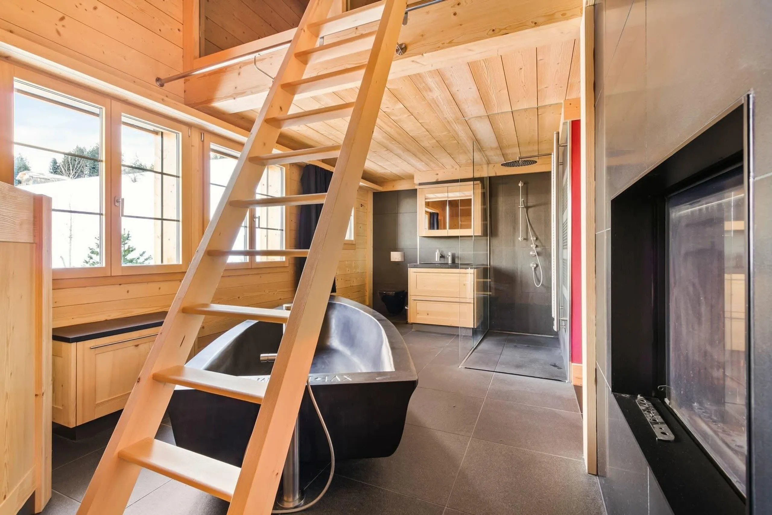 Beautiful Modern Chalet with Stunning Views — photograph 9