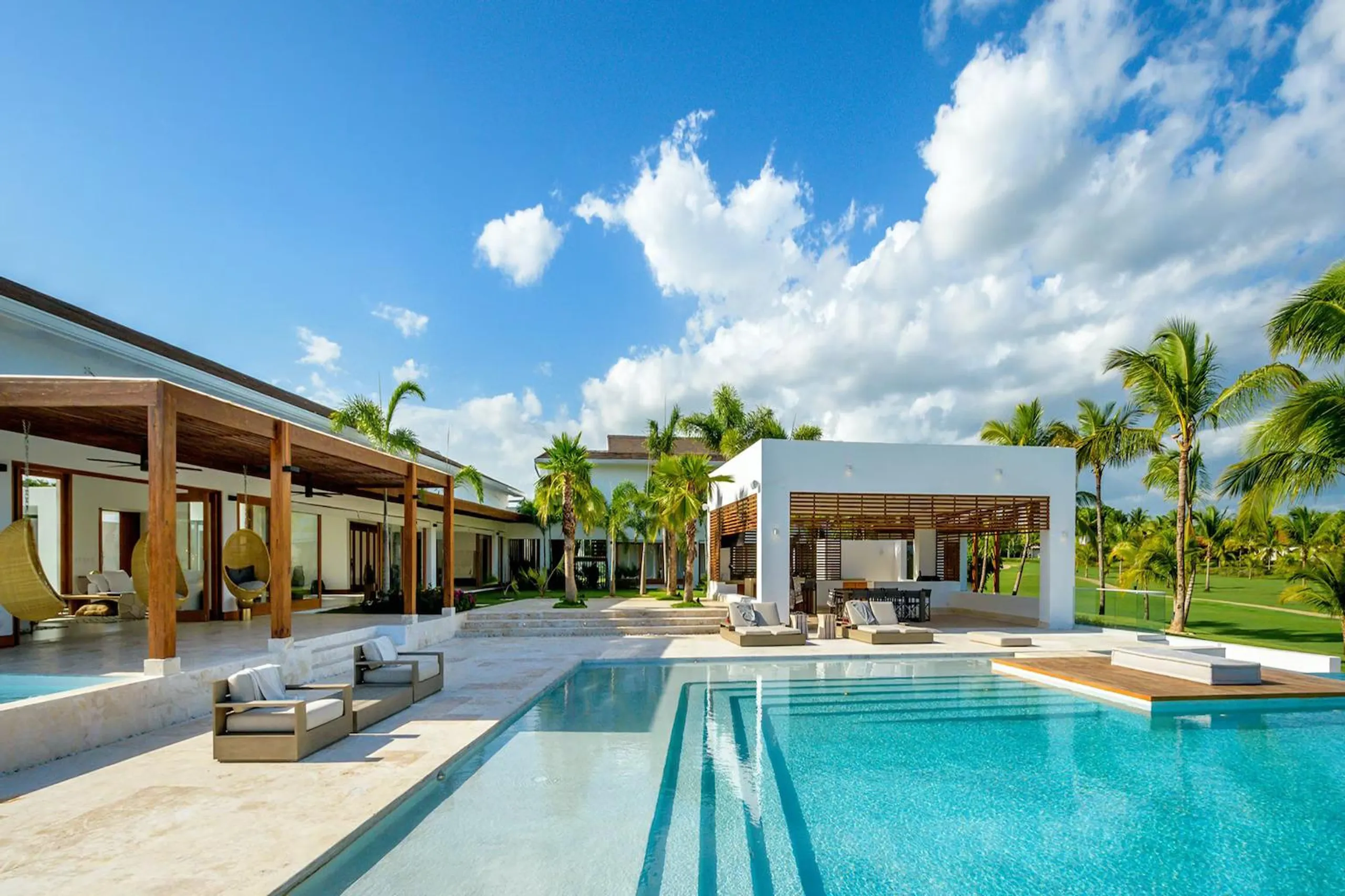 Modern Contemporary Villa with Private Infinity Pool and Stunning Golf Course Views, Casa de Campo