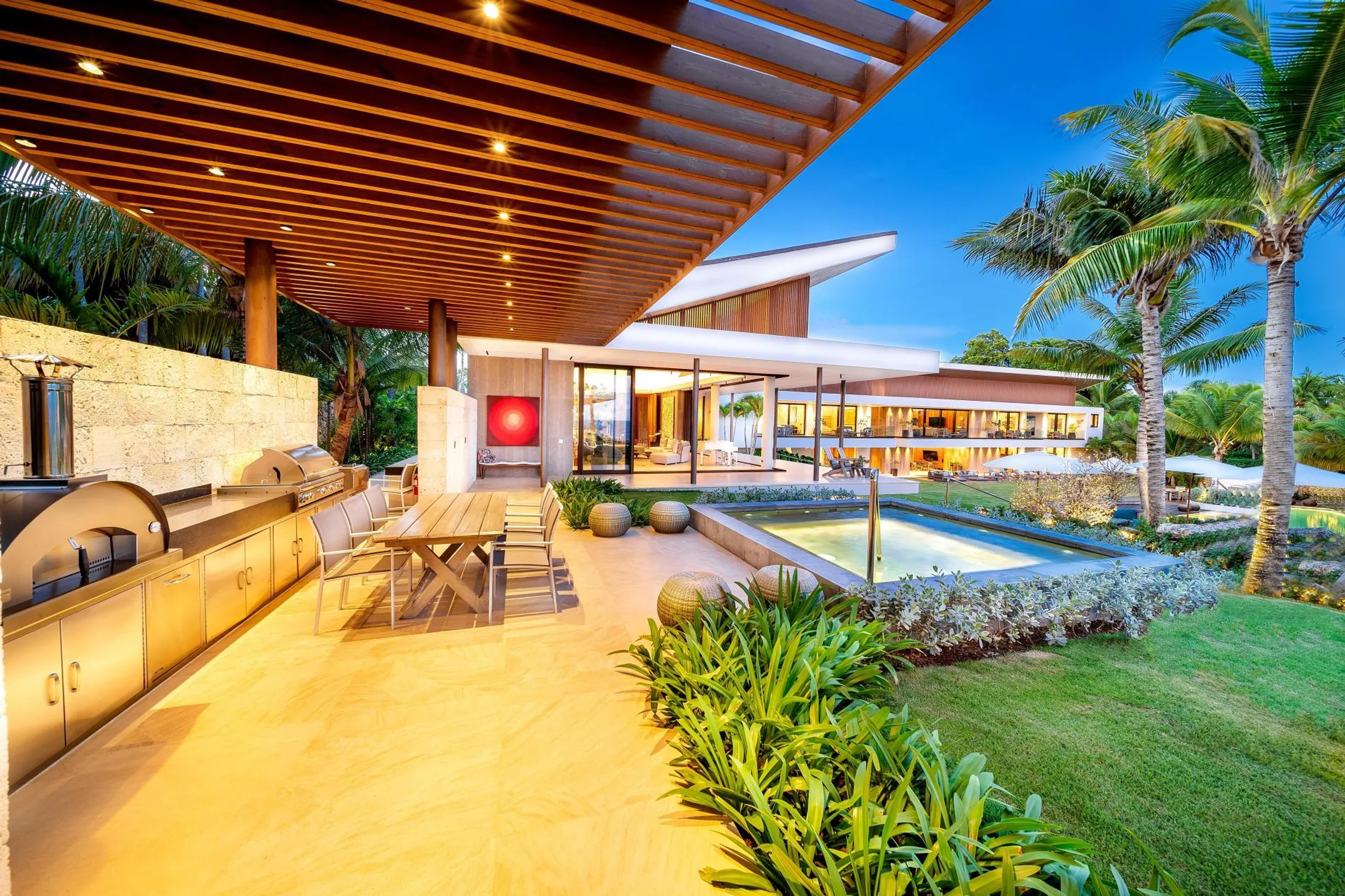 Elegant Tropical Villa with Contemporary Design, Private Pool and Expansive Living Areas — photograph 7