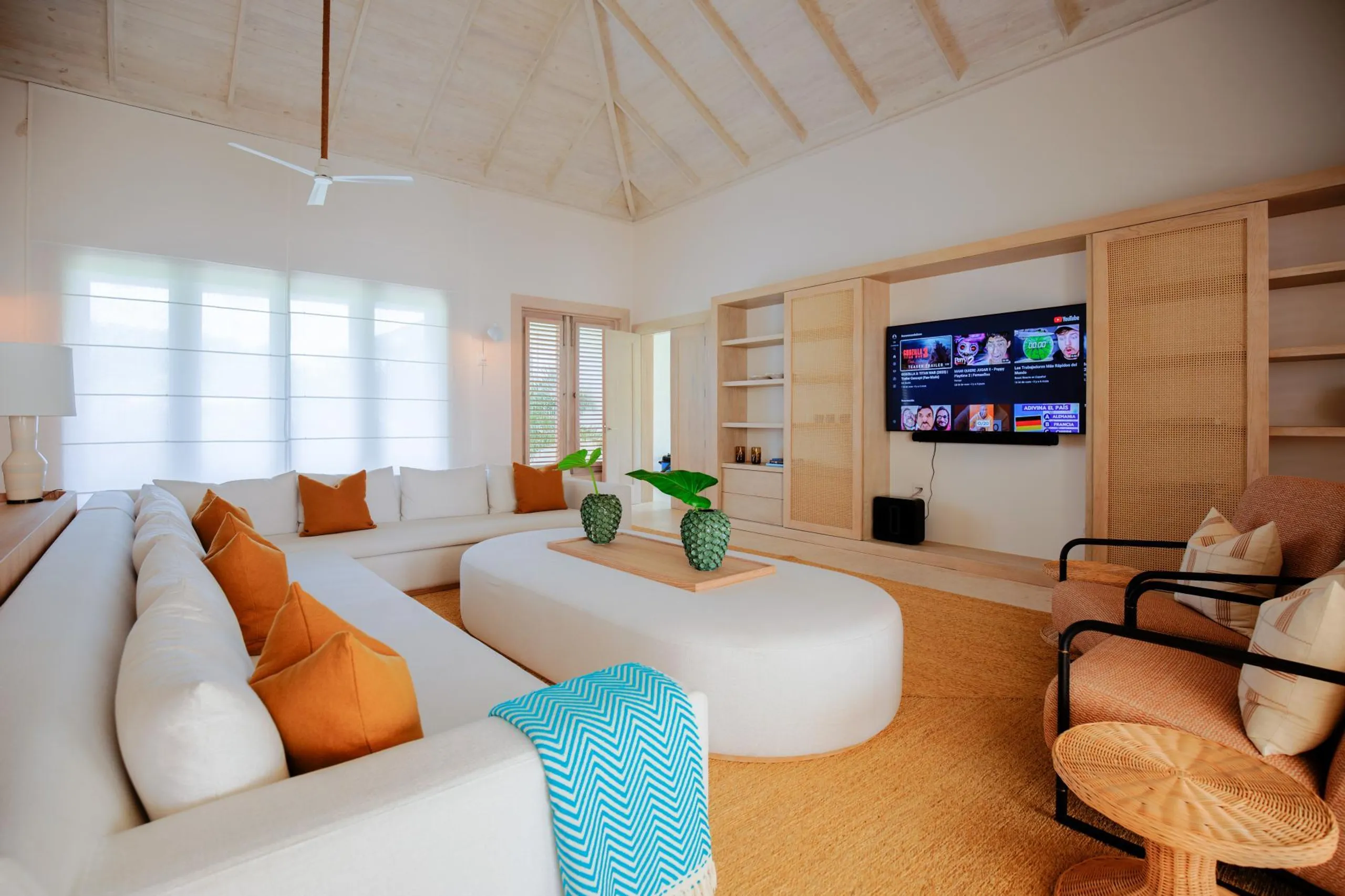 Tranquil Six Bedroom Villa with Private Pool, and Scenic Golf Course Surroundings — photograph 12