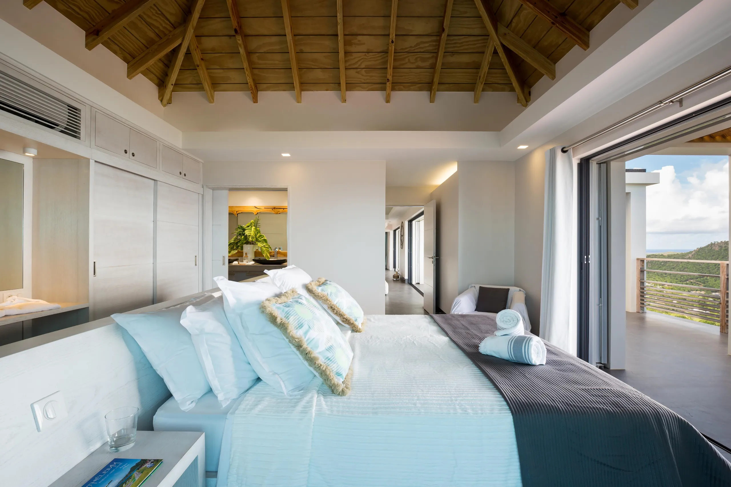 Dignified Oceanview Villa with Private Pool and Fitness Room — photograph 8