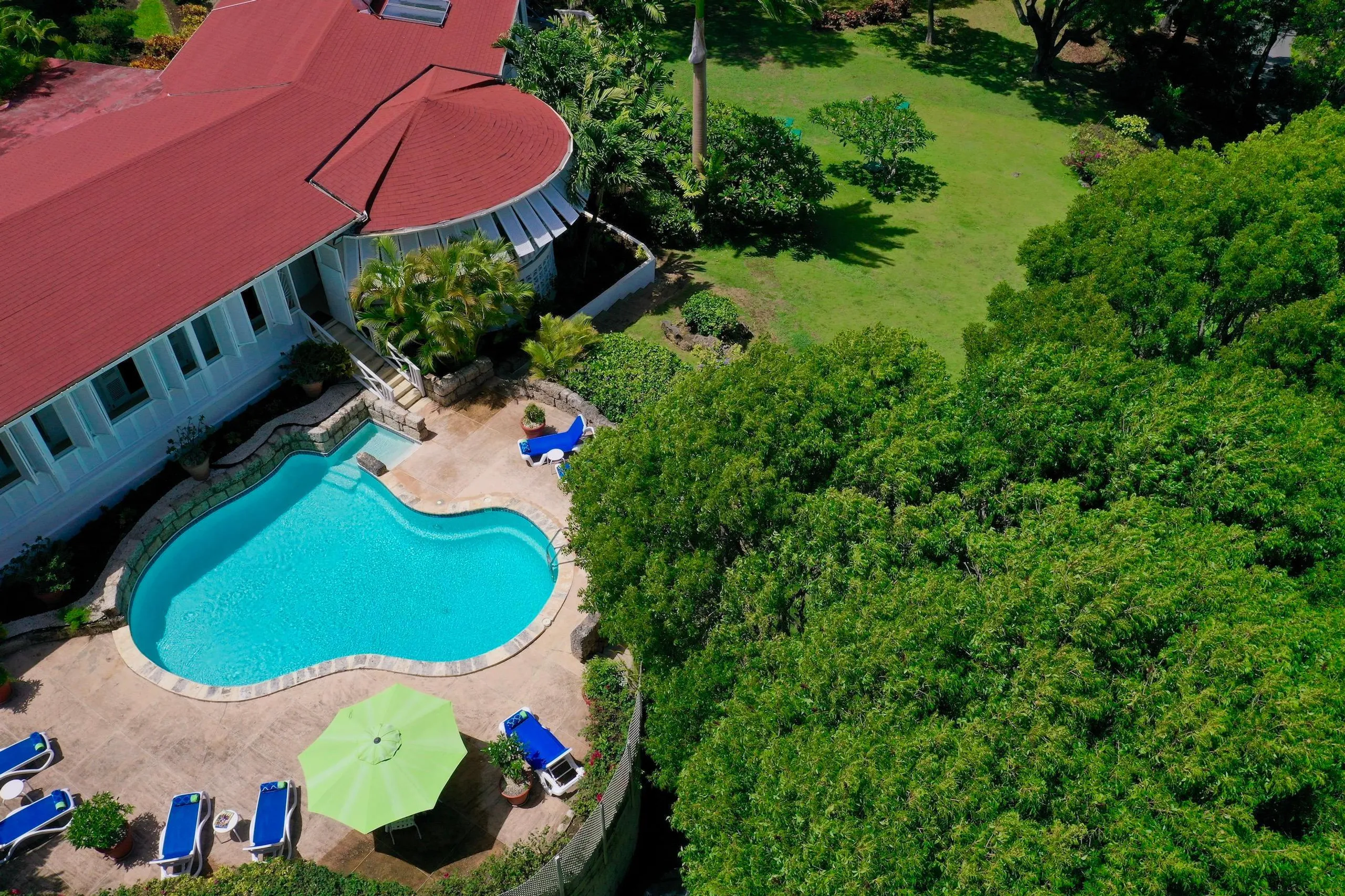 Sandy Lane's Colonial Styled Villa with Beach and Golf Course Access — photograph 12