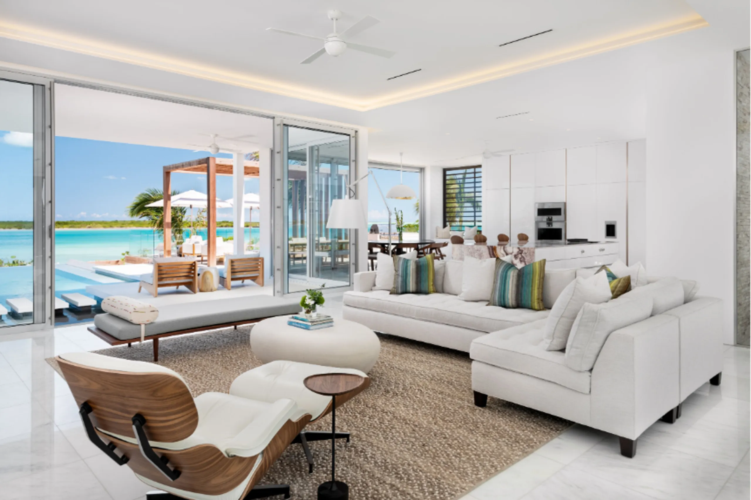 Exceptional Luxury Villa with Heated Infinity Pool and Panoramic Ocean View — photograph 7