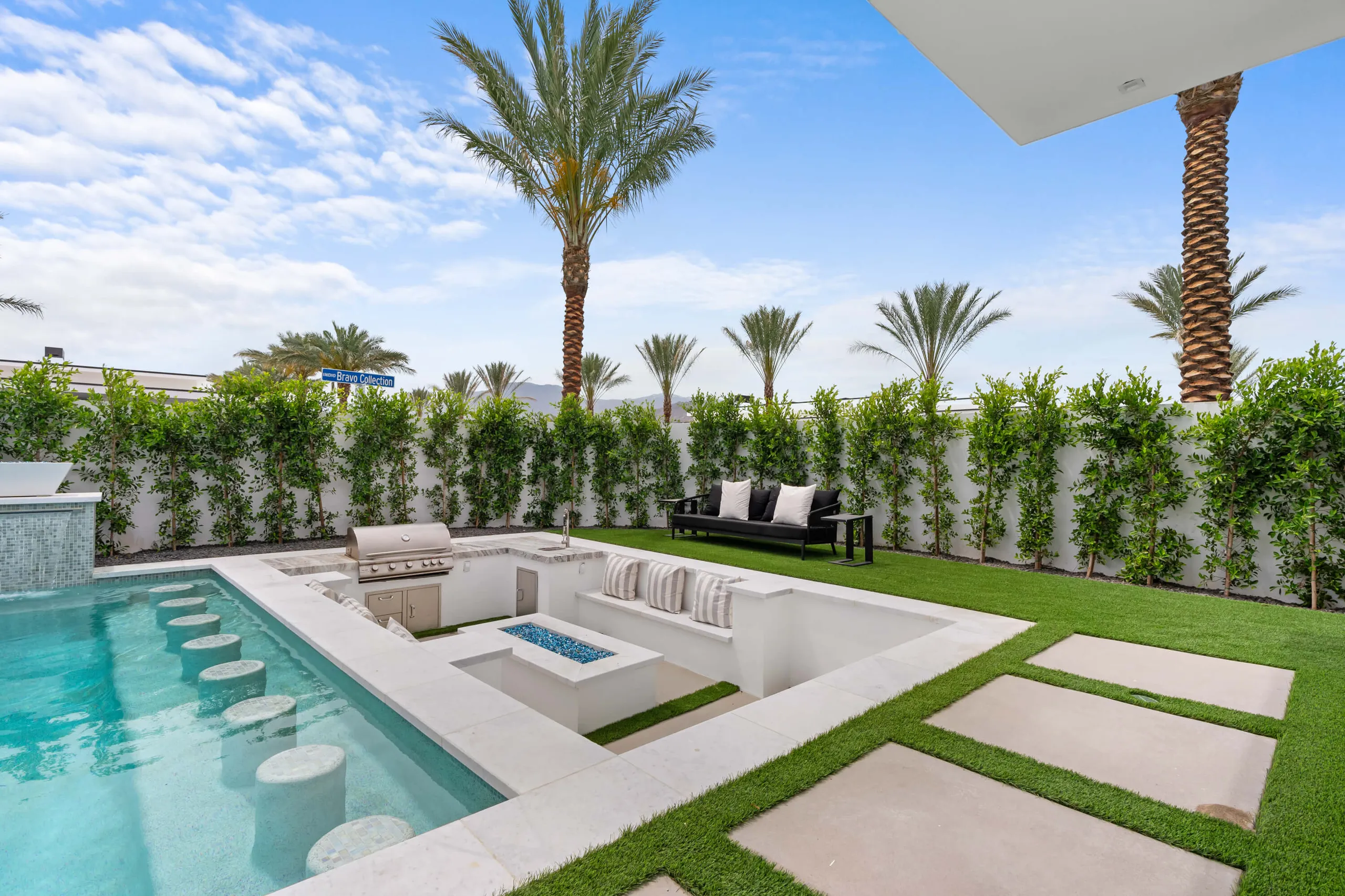 One-of-a-Kind Desert Luxury Villa Private Pool, Spa and Golf Access — photograph 3