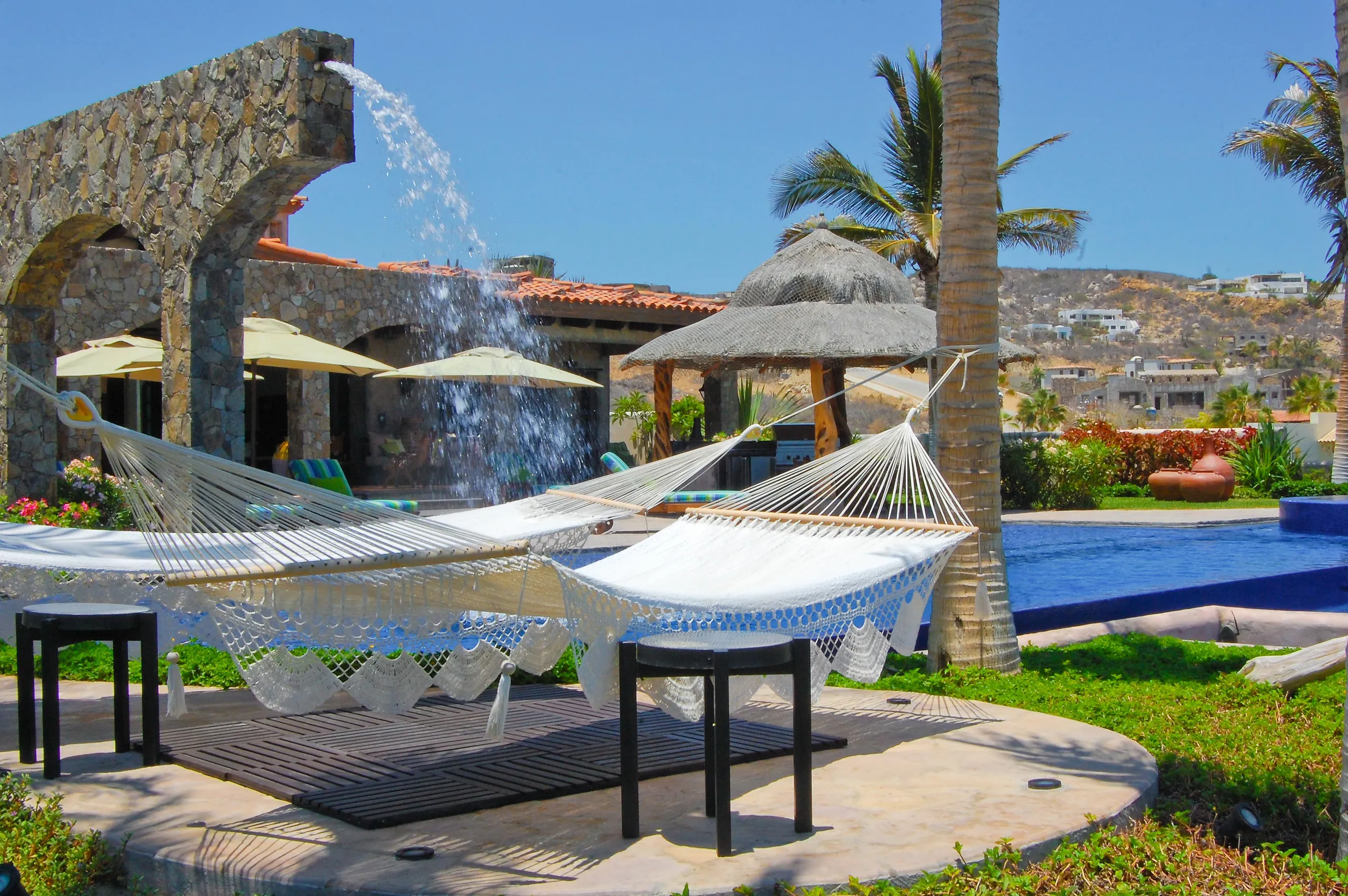 Elegant Puerto Los Cabos Villa with Waterfall Pool and Oceanfront Views — photograph 10