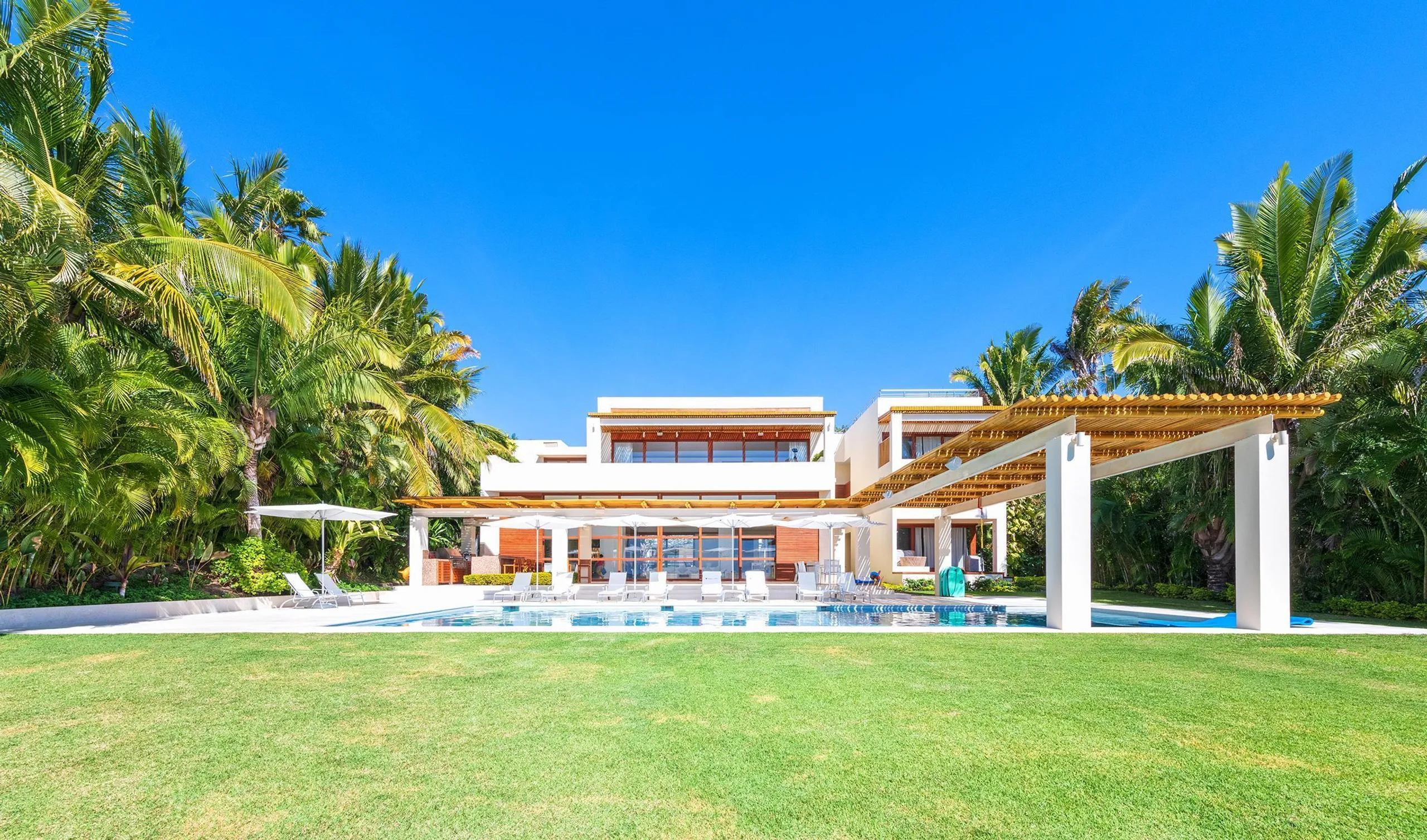 Rancho Estate Beach Front Villa with Private Pool and Incredible Ocean Views, Los Ranchos