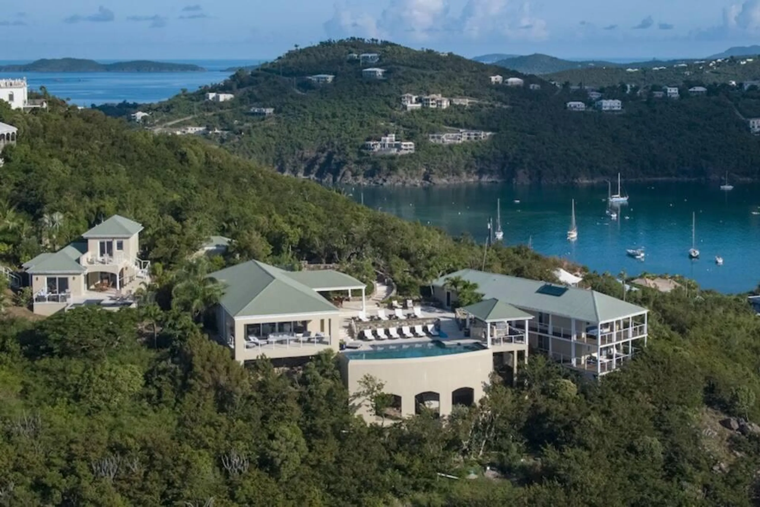 Magnificent Cruz Bay Estate with Invigorating Pool and Sun Deck — photograph 7