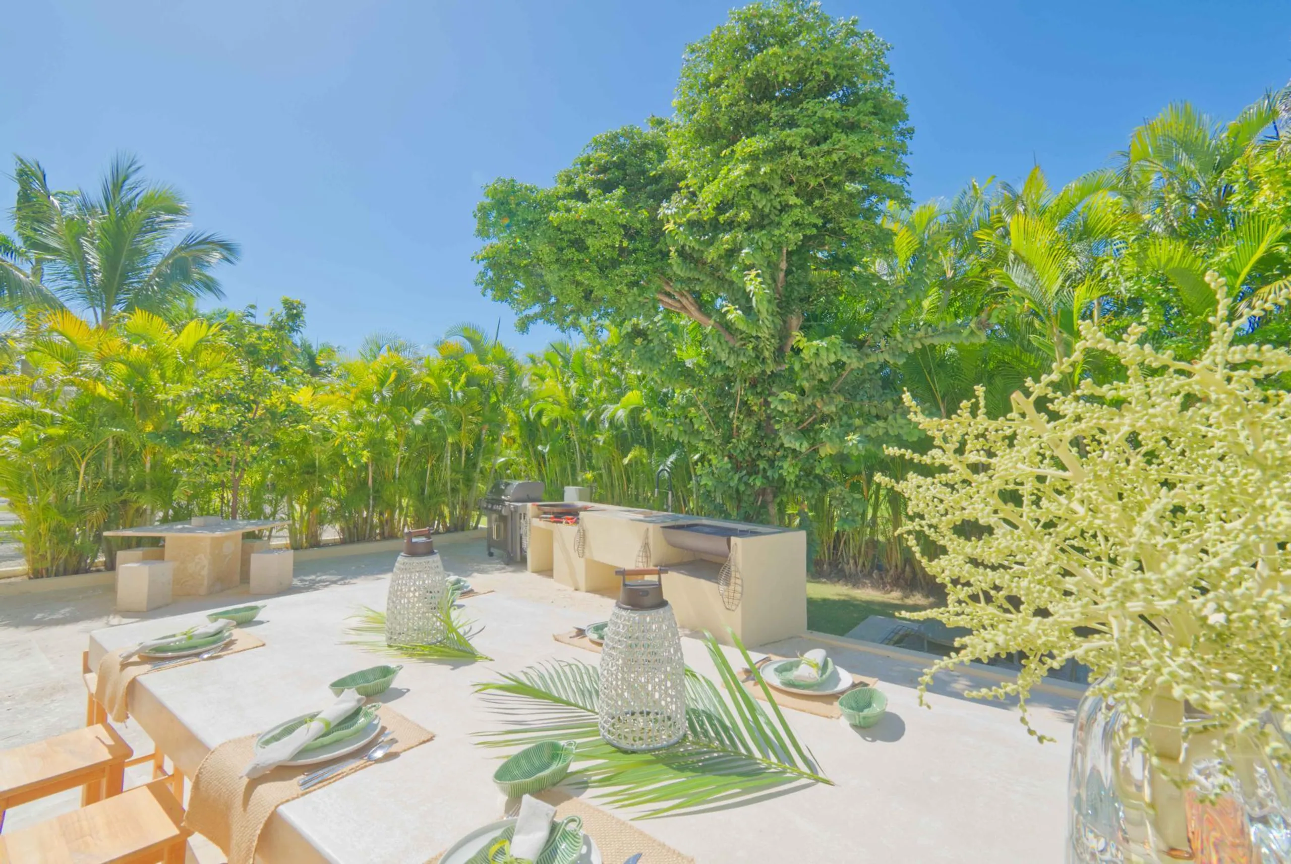 Light Filled 5BDR Villa with Private Pool, and Golf Views — photograph 3