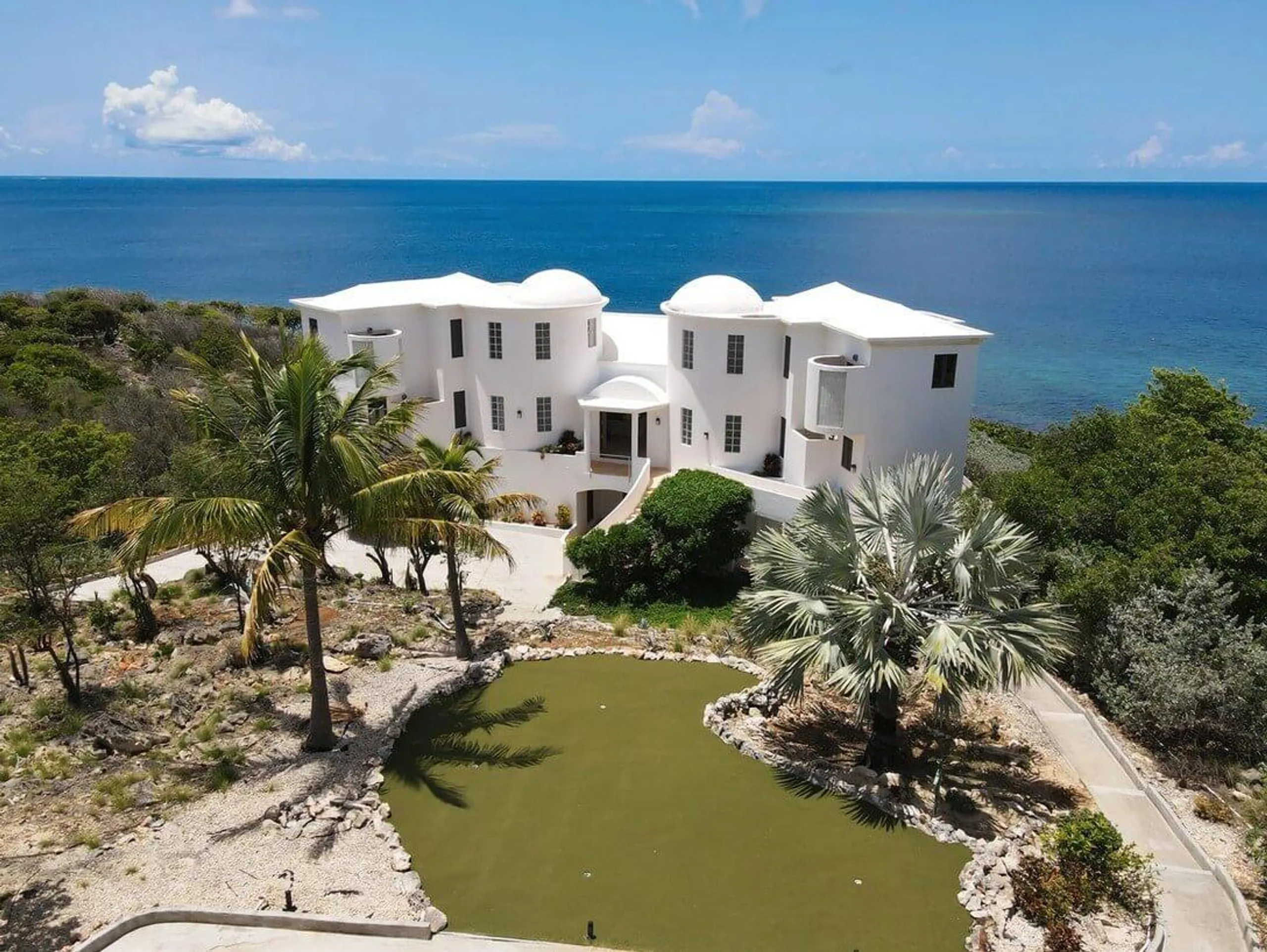 Majestic Anguilla Oceanfront Villa with Infinity Pool & Panoramic Views — photograph 7