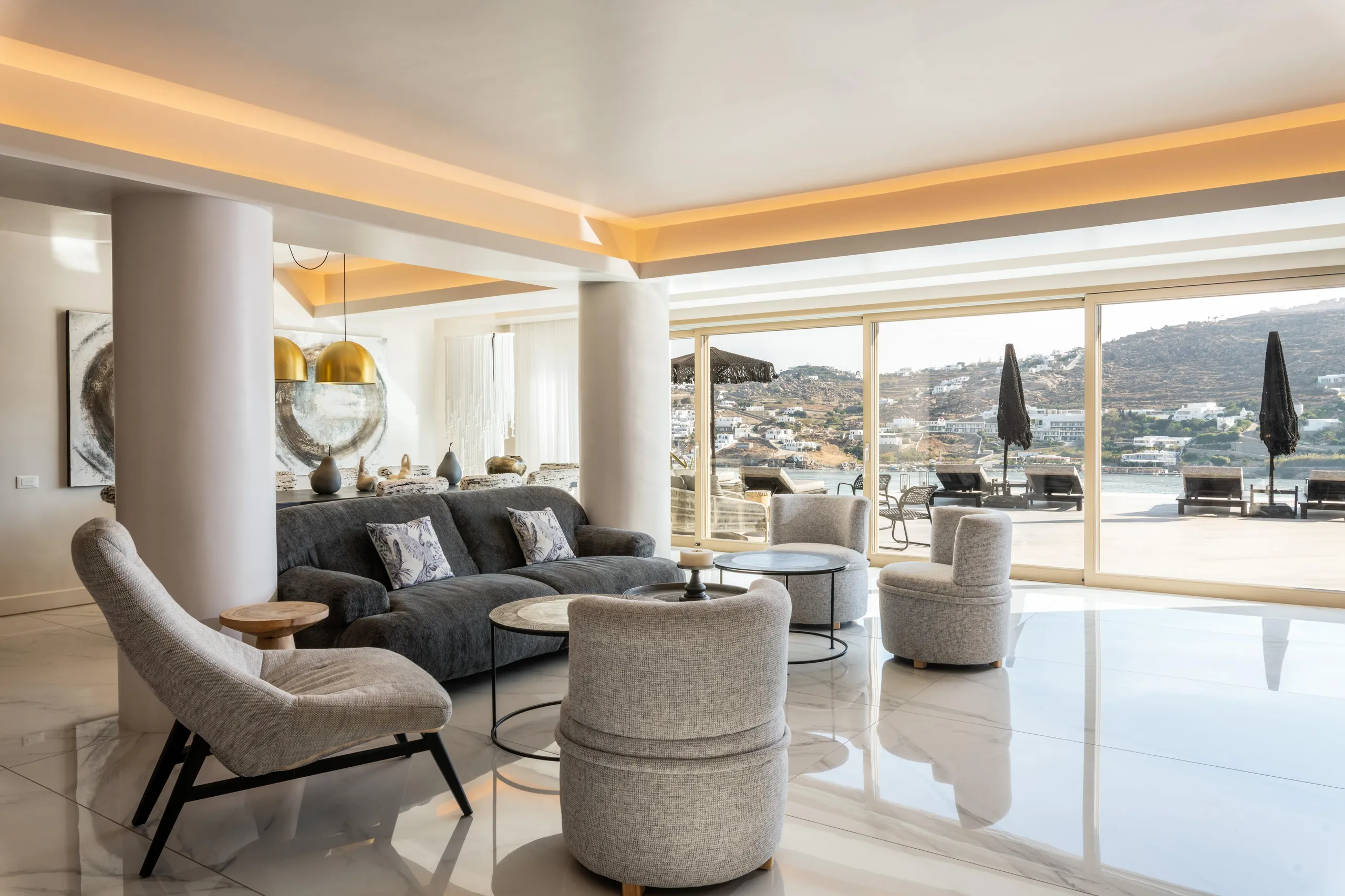 Enchanted Luxury Villa with 11BR, Captivated Ocean Front Retreat — photograph 6
