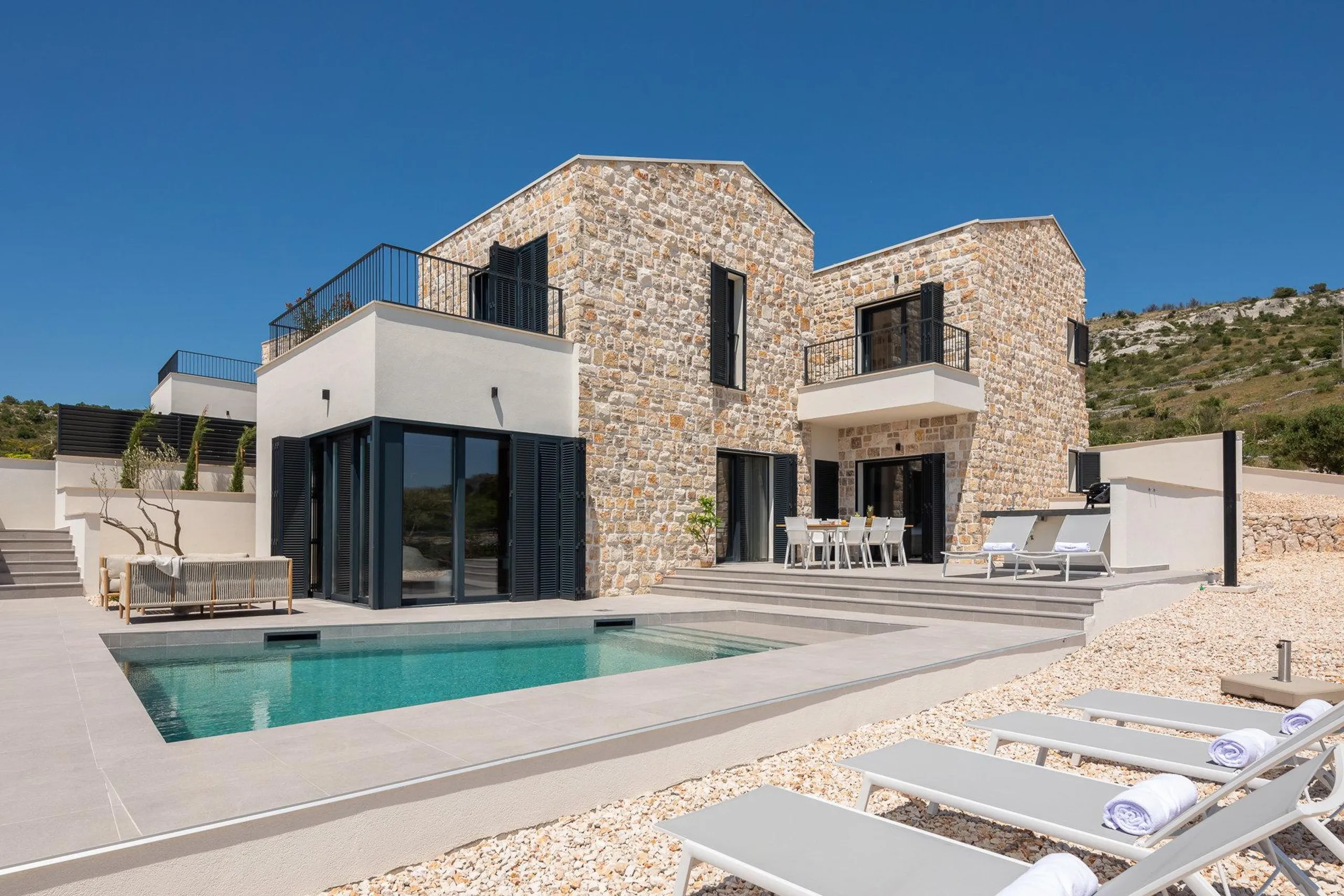 Spectacular Villa with Pool and Stunning views of the Nearby Rogoznica Archipelago — photograph 4