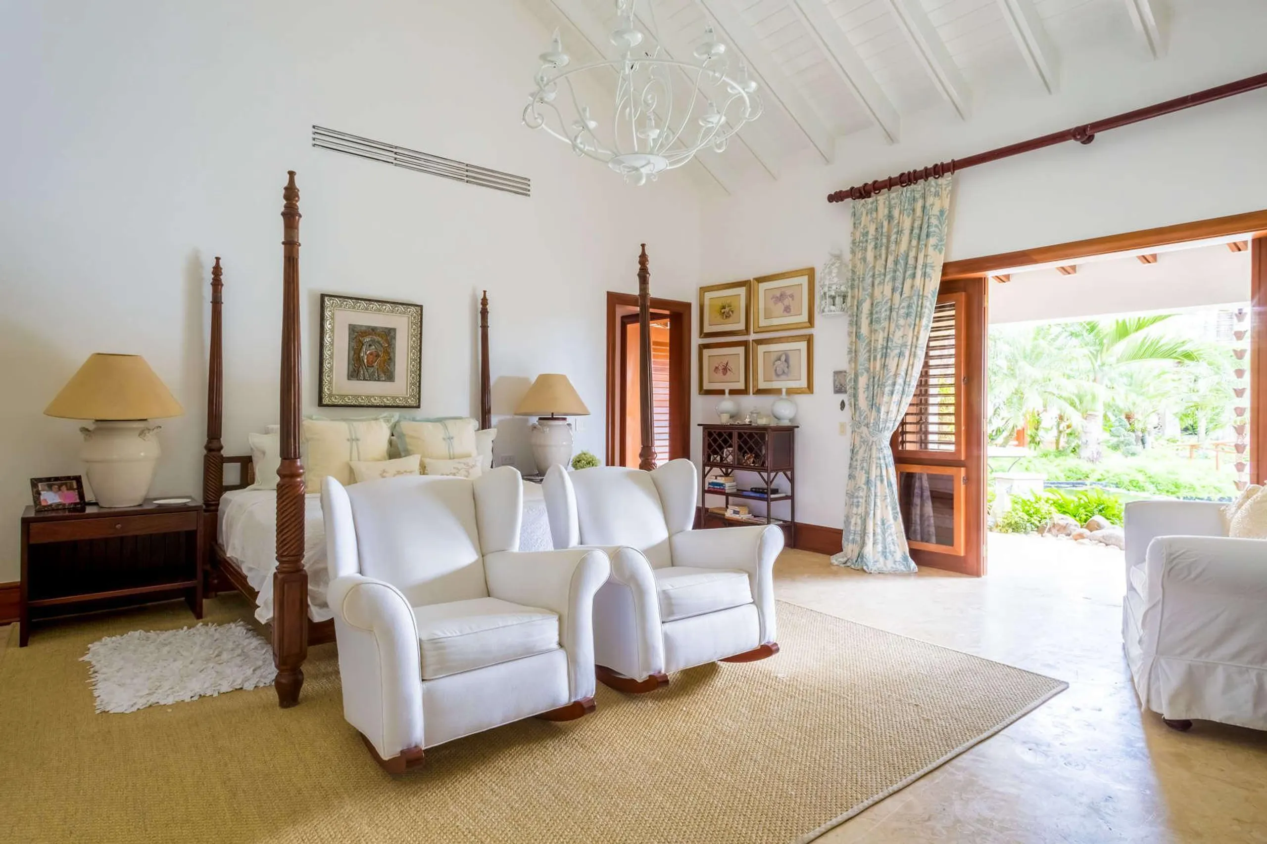 Elegant Beach Estate with Private Pool and Views of the Caribbean Sea — photograph 6