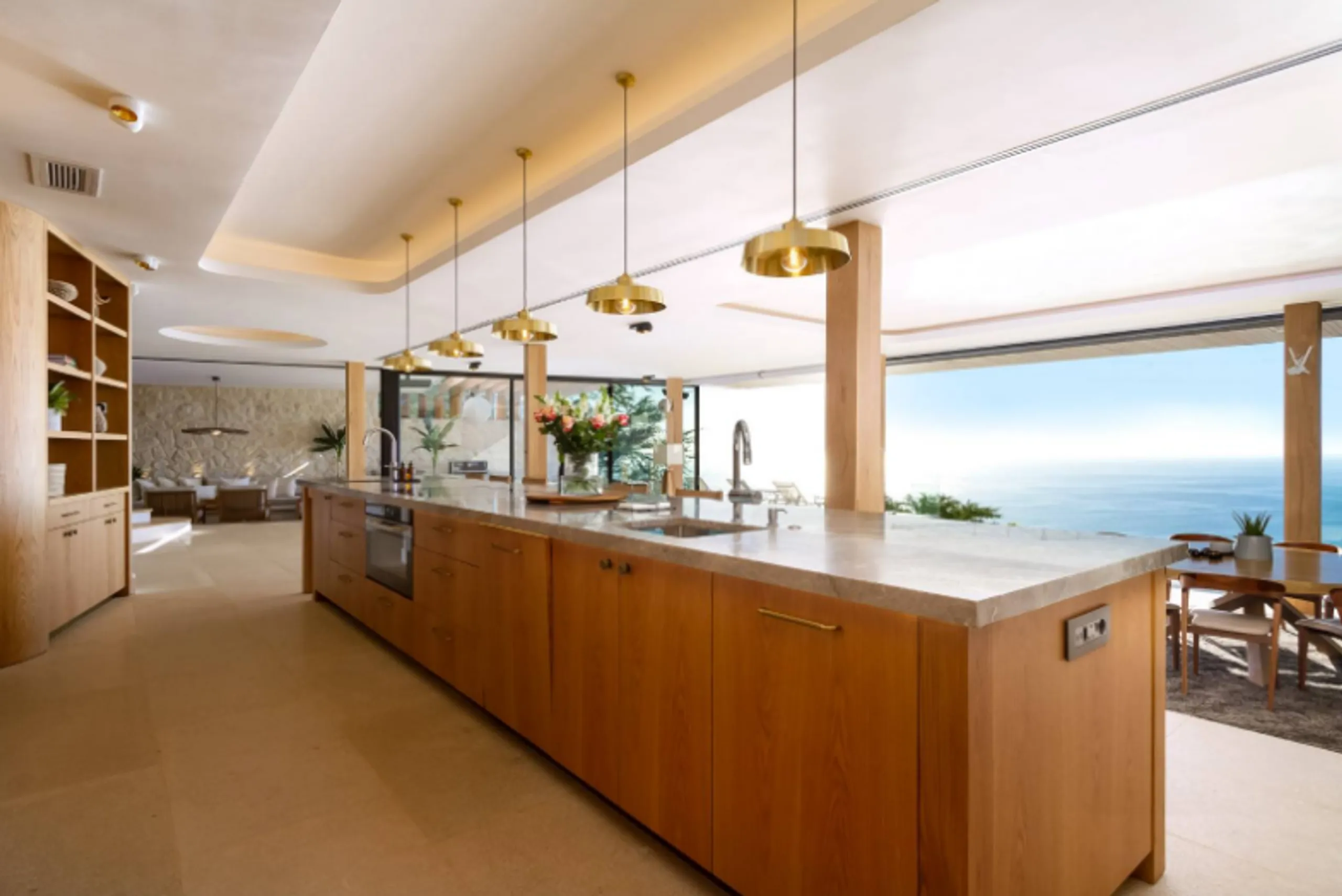 Captivating Modern Retreat with Panoramic Ocean Views — photograph 12