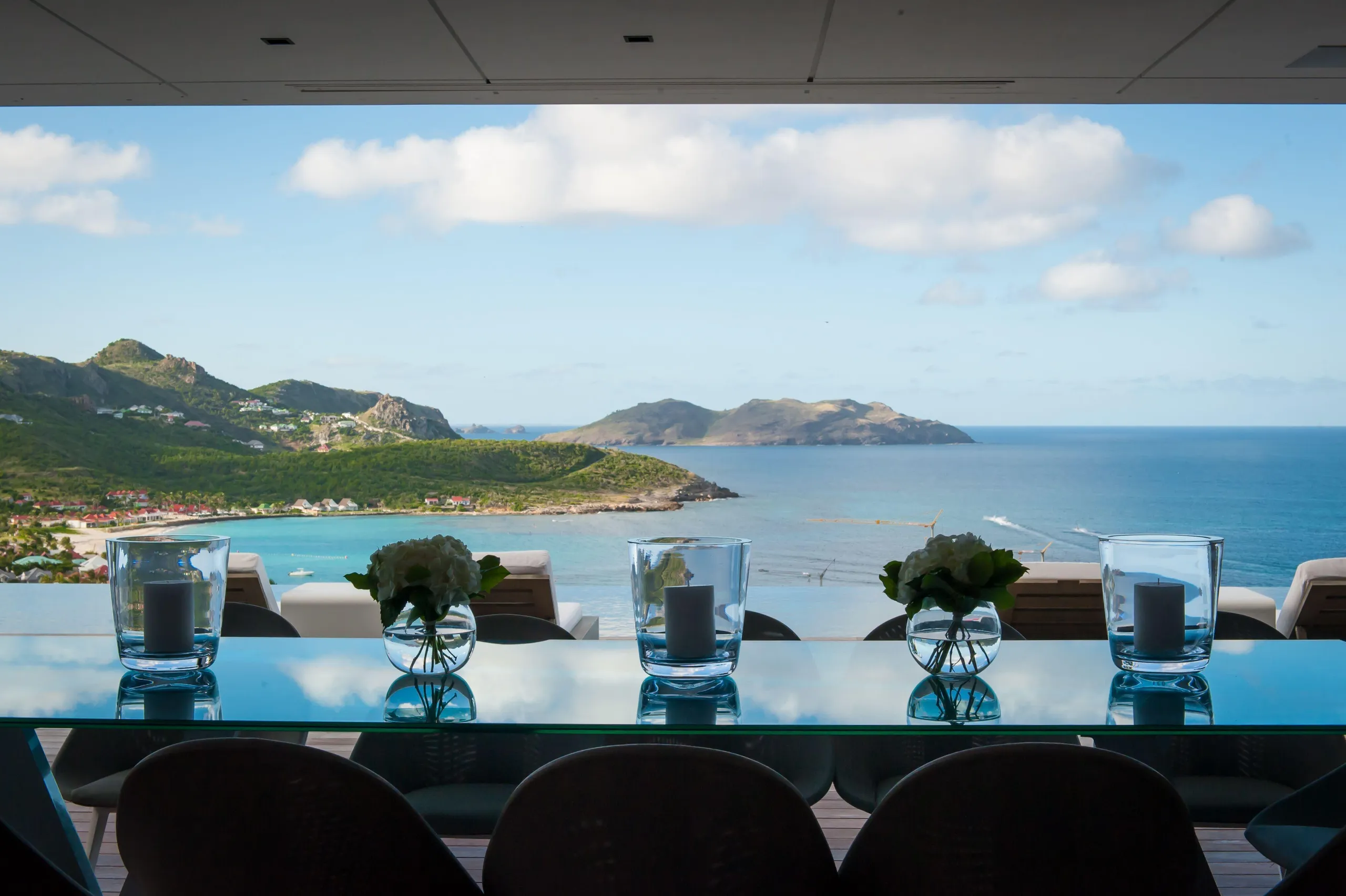Contemporary Architectural St Jean Estate with Infinity Pool and Amazing Views — photograph 8