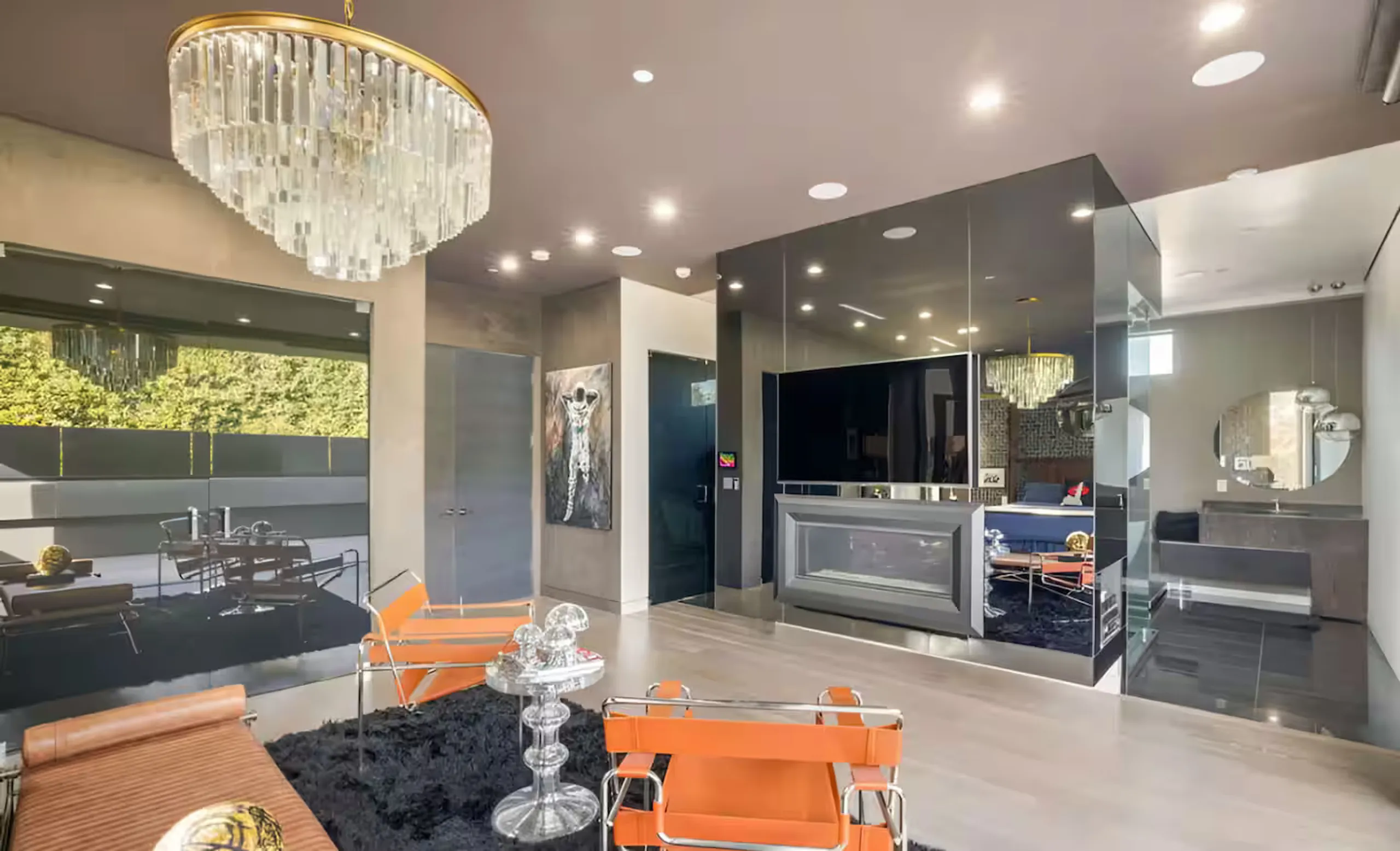 Modern Luxe Melrose Oasis with Private Pool and Rooftop — photograph 6