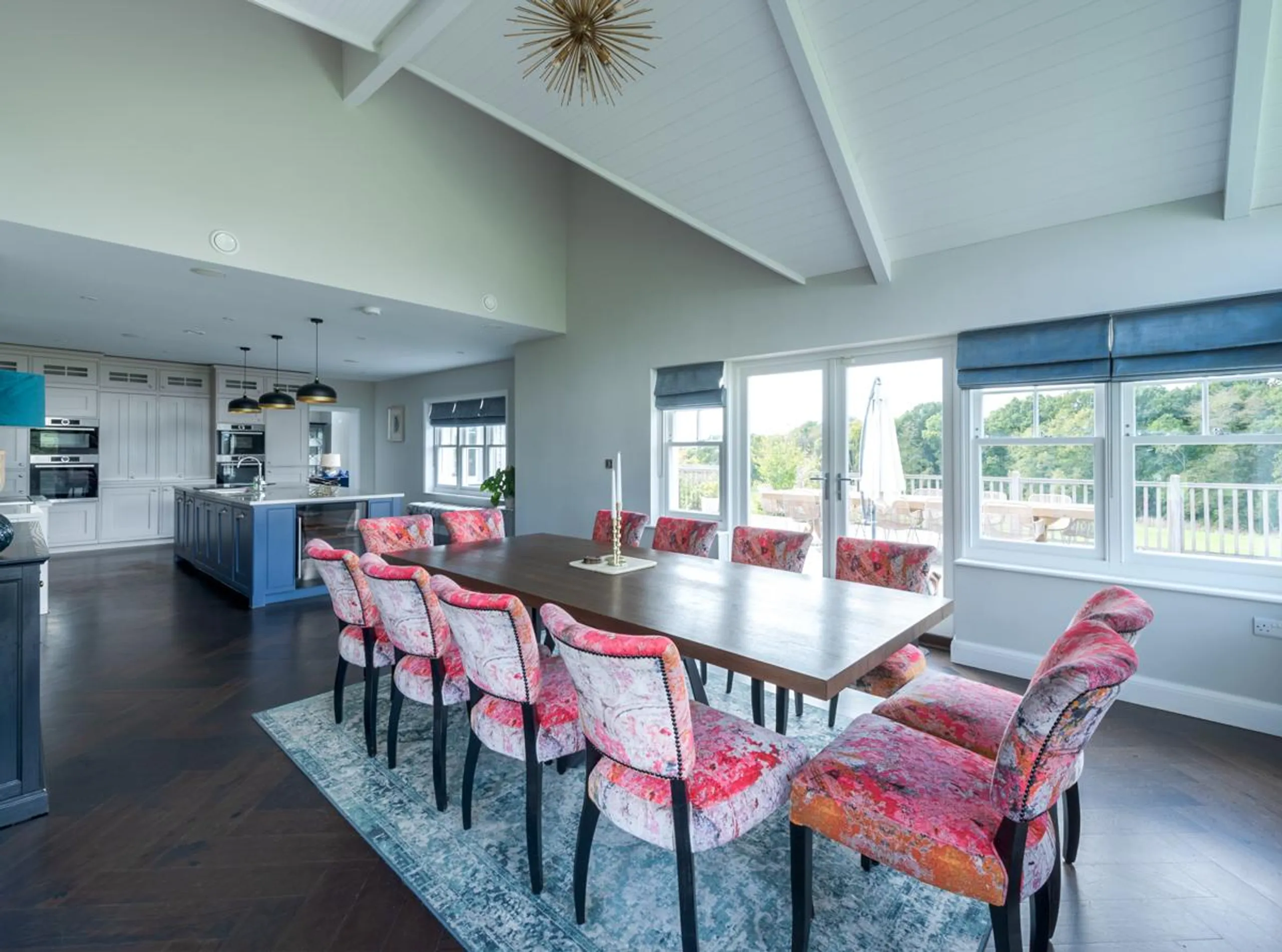 Luxurious Newly-Built Villa with Indoor Pool and Countryside Views — photograph 6