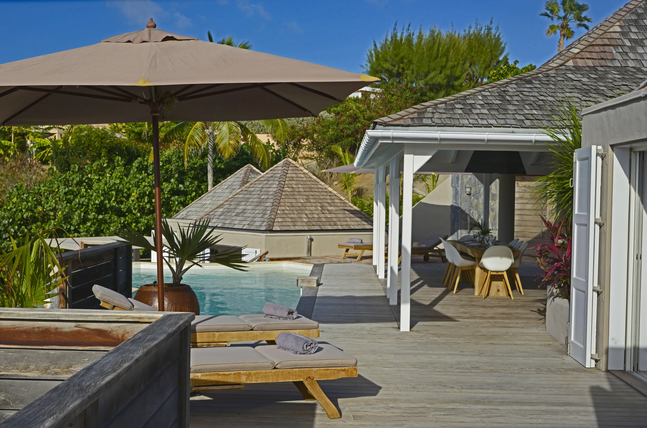 Charming Classic Luxe Villa with Private Pool and Stunning Ocean Views — photograph 11