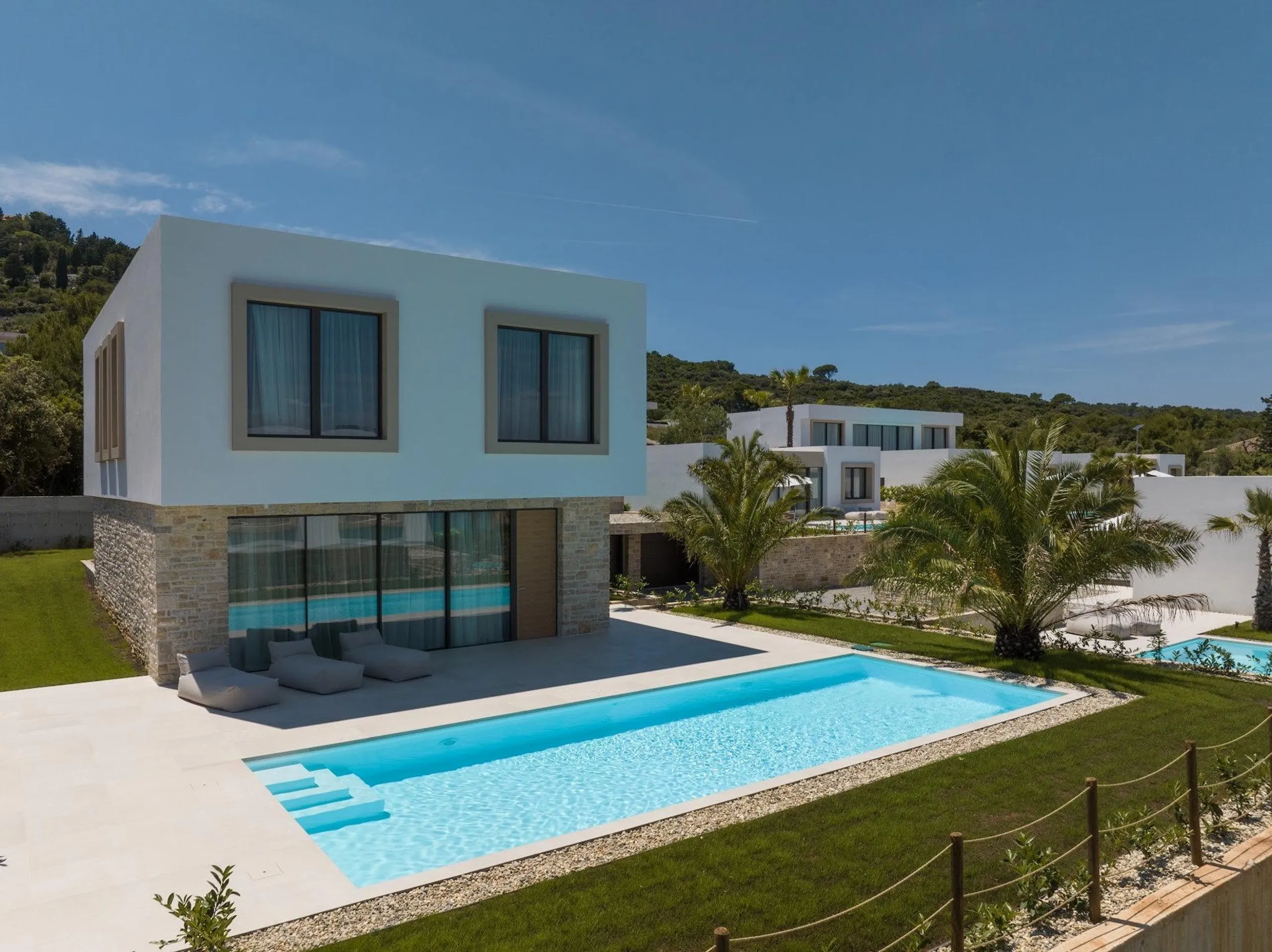 Luminous 3 Bedroom Villa with Private Pool and Sea Views — photograph 9