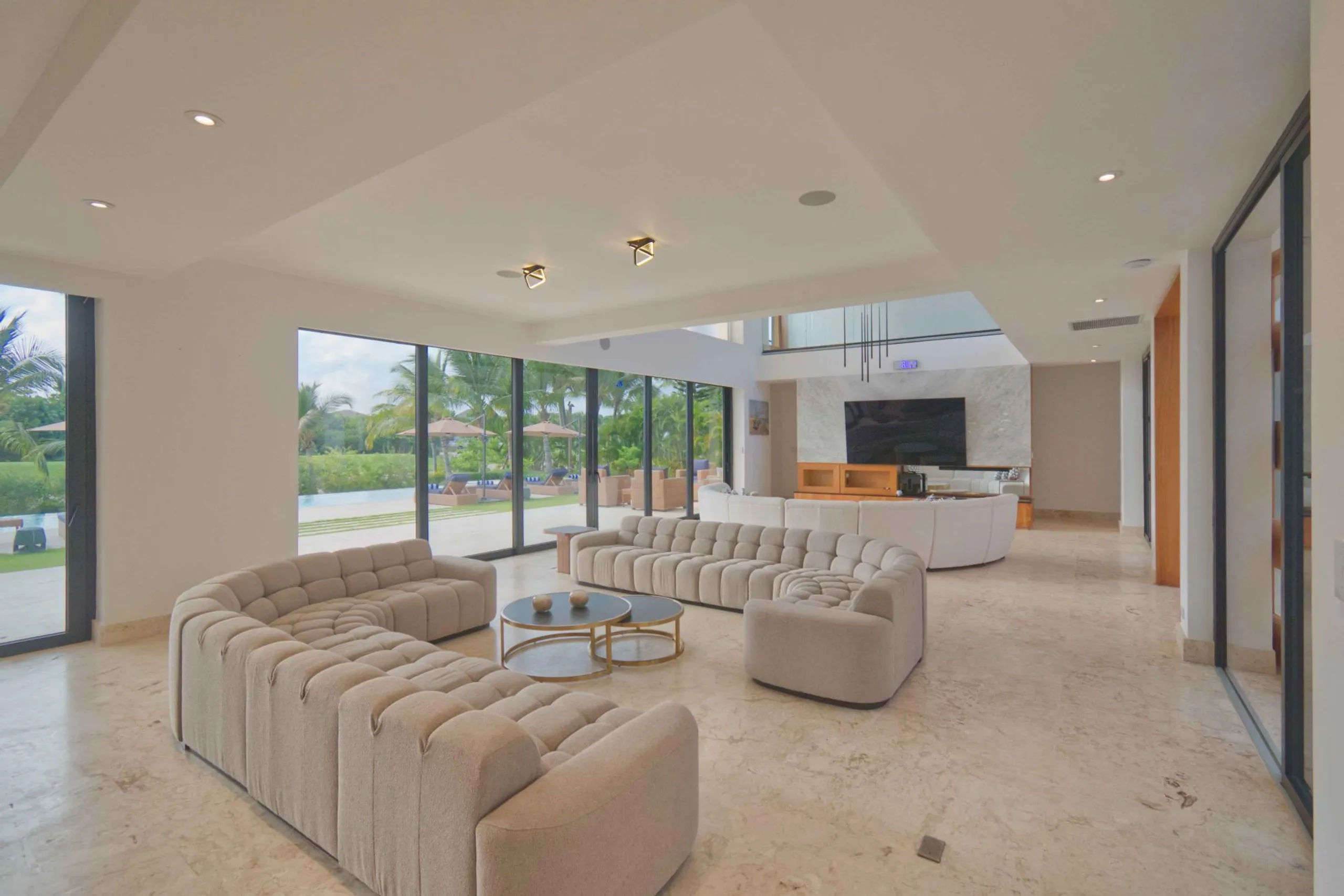 Modern Paradise villa with Private Pool — photograph 3