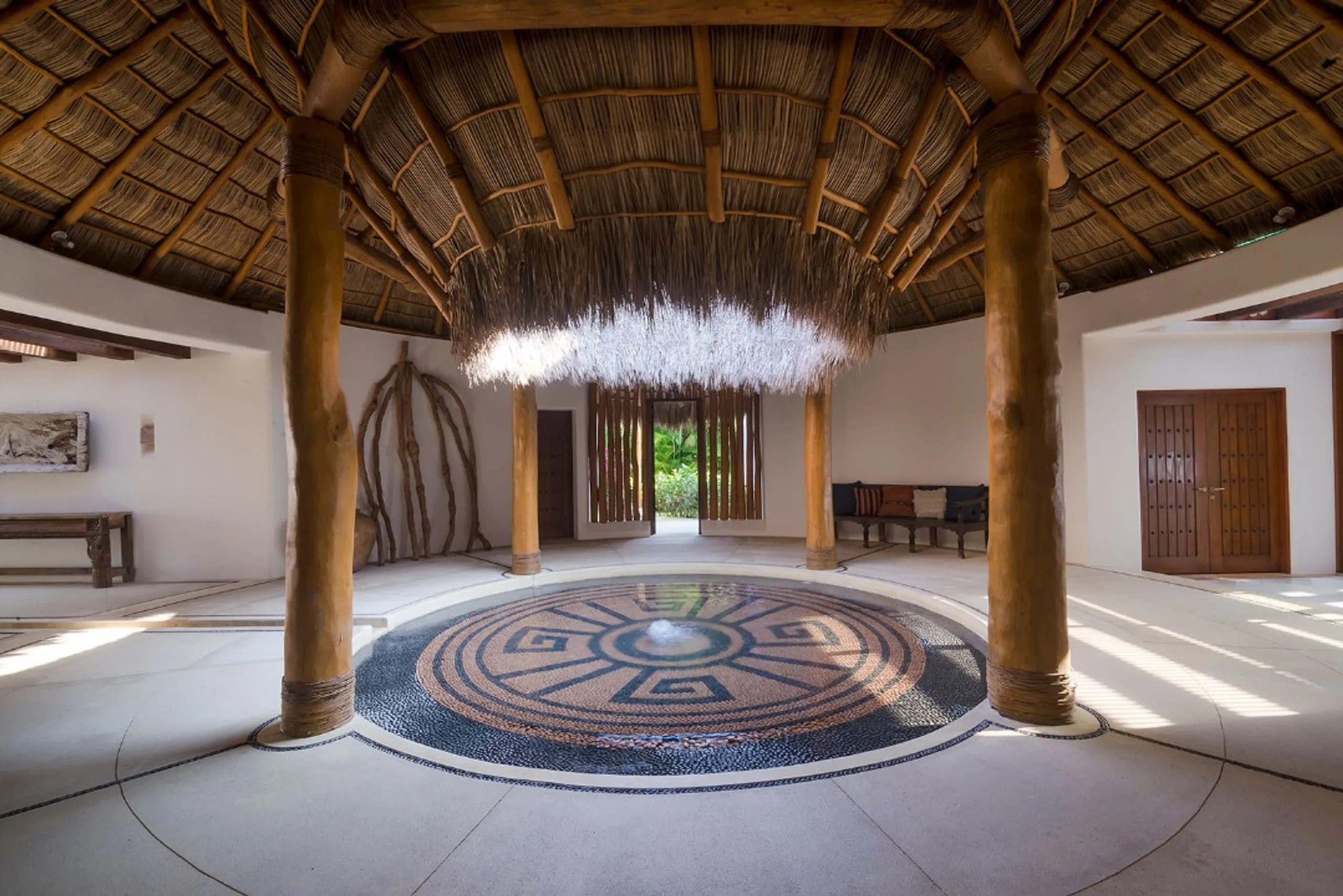 Resplendent La Punta Villa with Infinity Pool & Surf Break Access — photograph 11