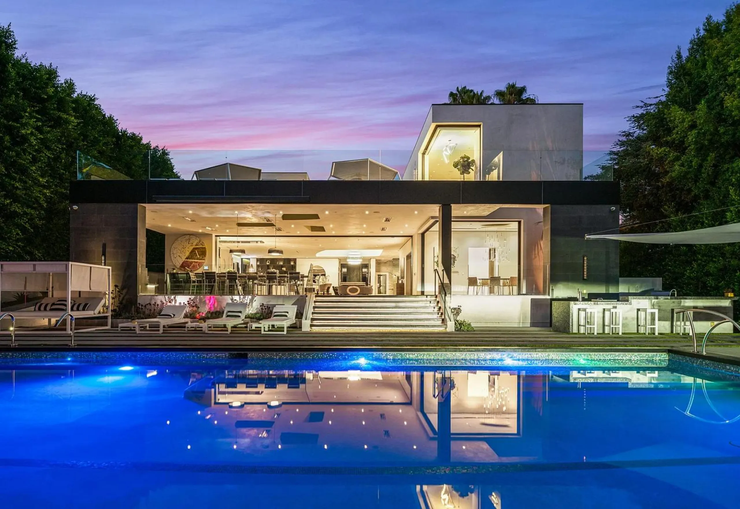 Modern Beverly Hills Villa with Private Pool, Beverly Hills